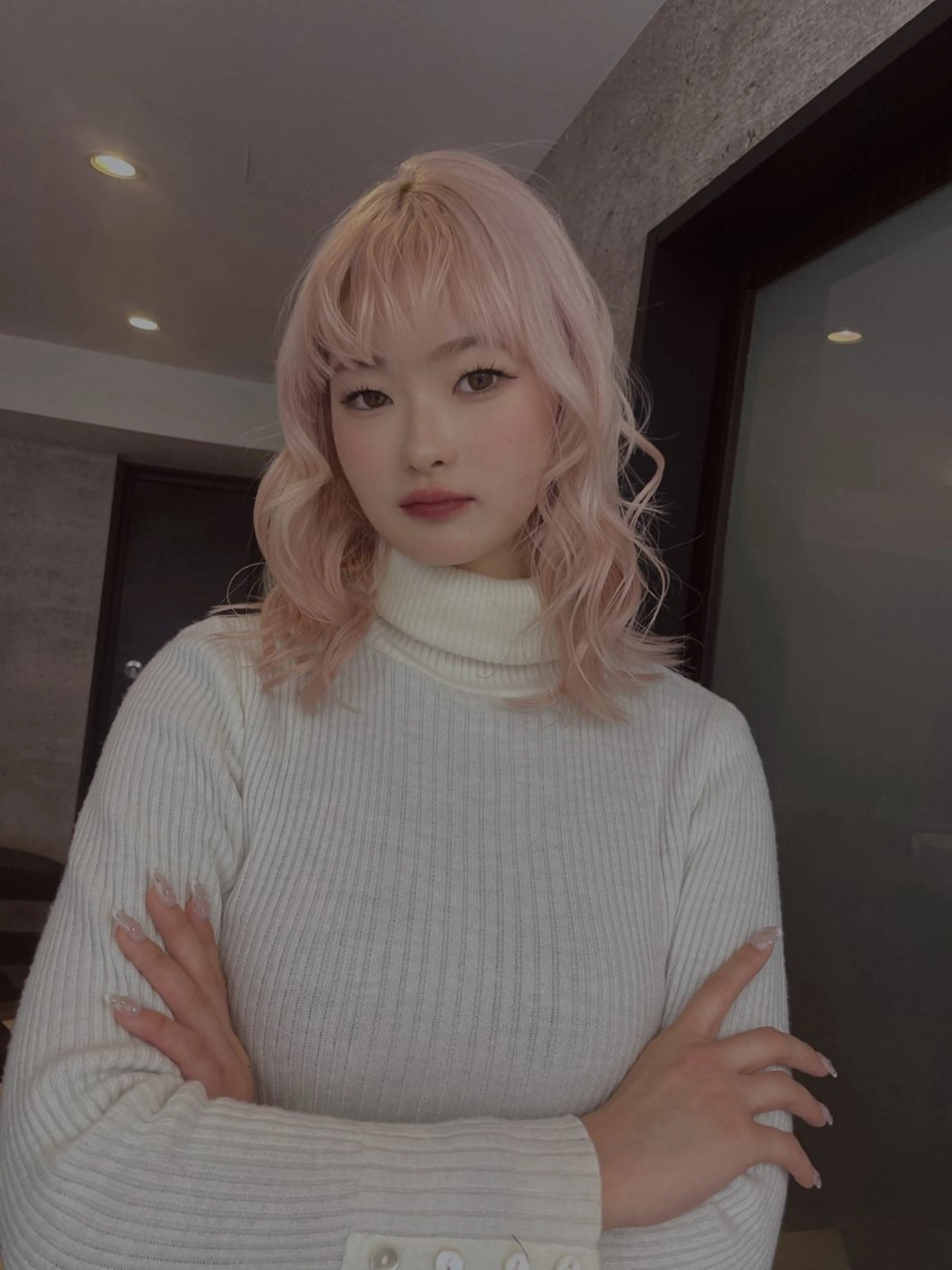 カラー GEM YURI ハイトーンカラーのヘアスタイル