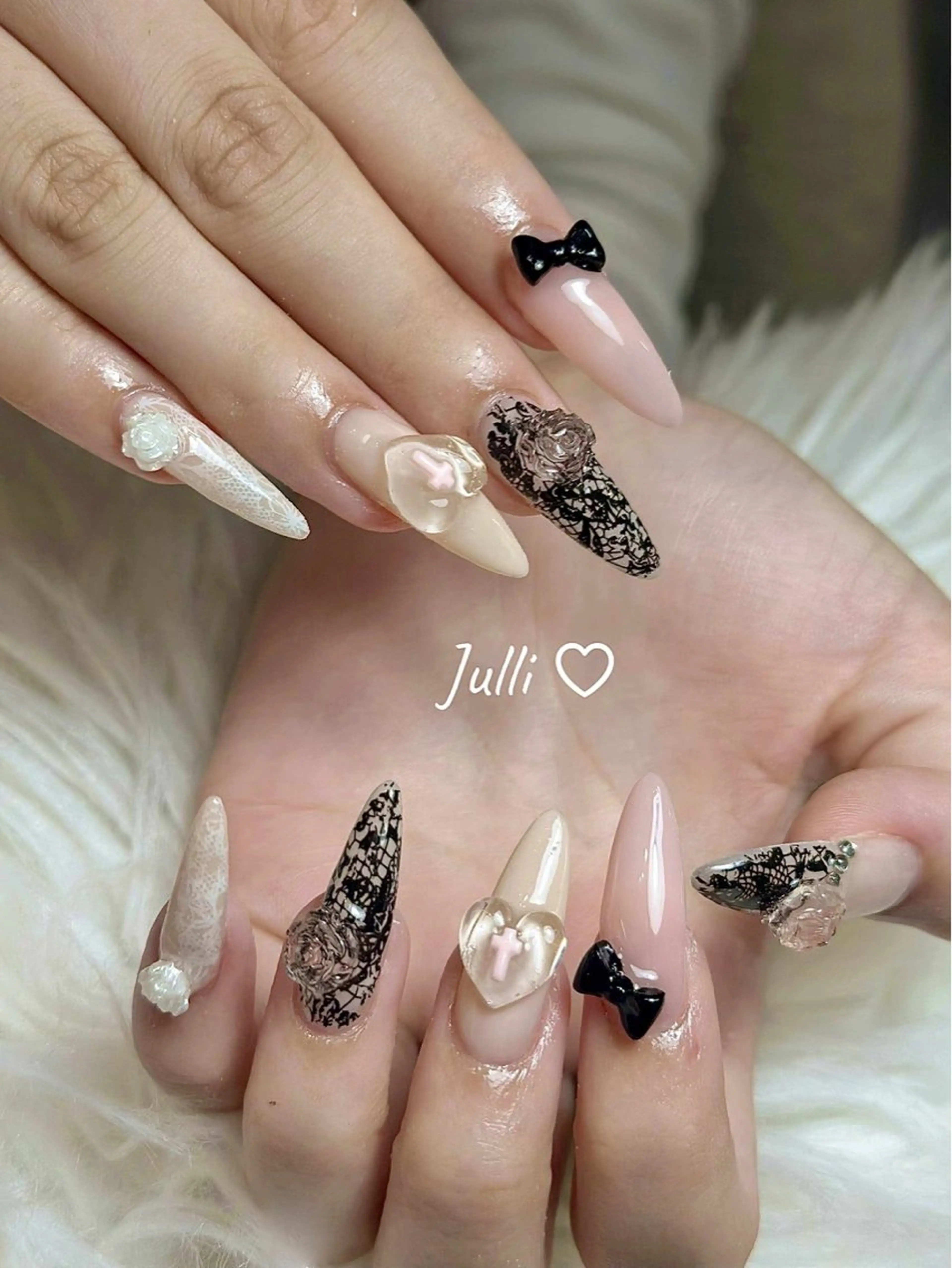 ネイル フレンチネイル ジェルネイル キラキラネイル 韓国ネイル マグネットネイル Julli NailStudioのネイルデザイン