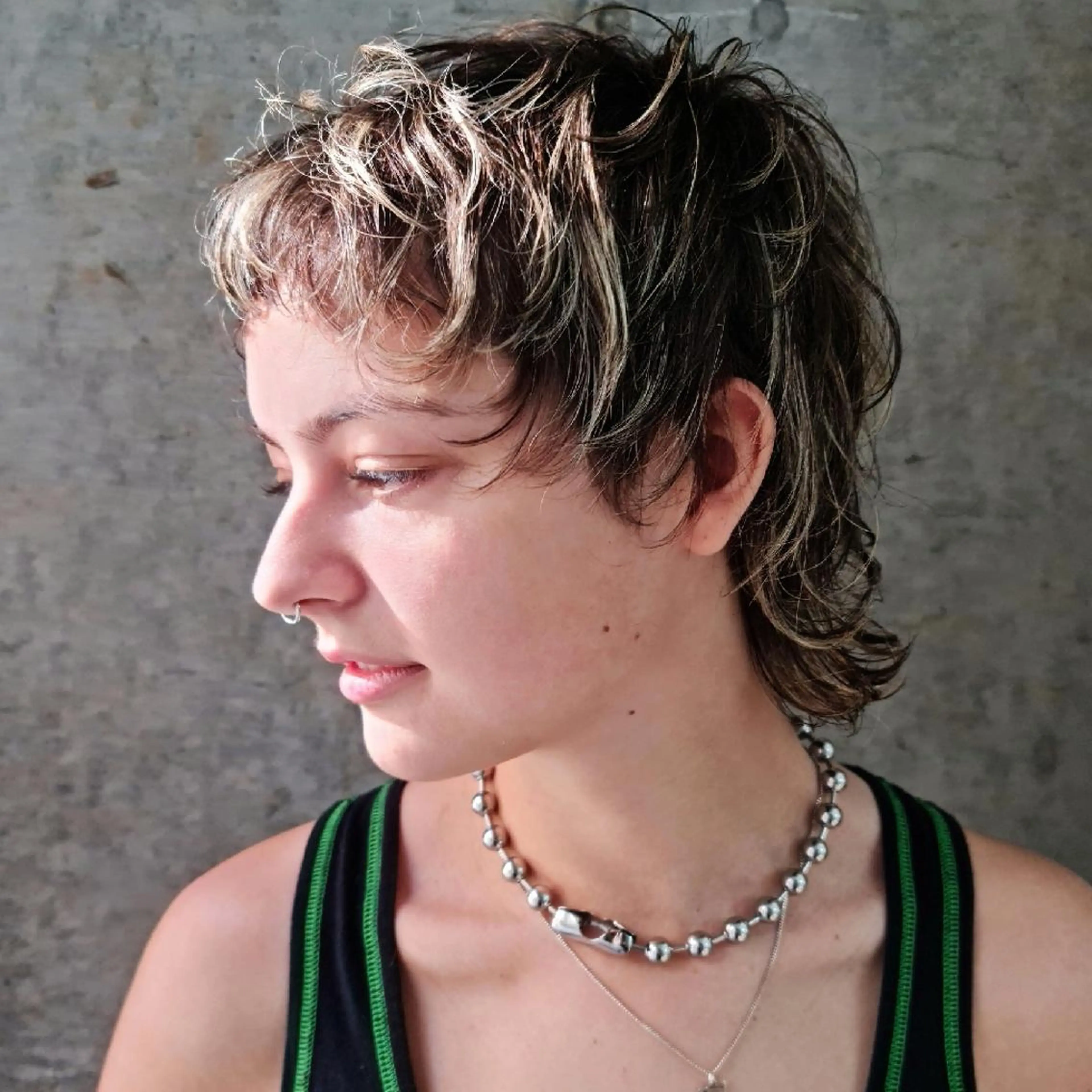 ショート カラー くせ毛 ウルフカット Salon de Chloe所属・イシグリ イチのヘアスタイル