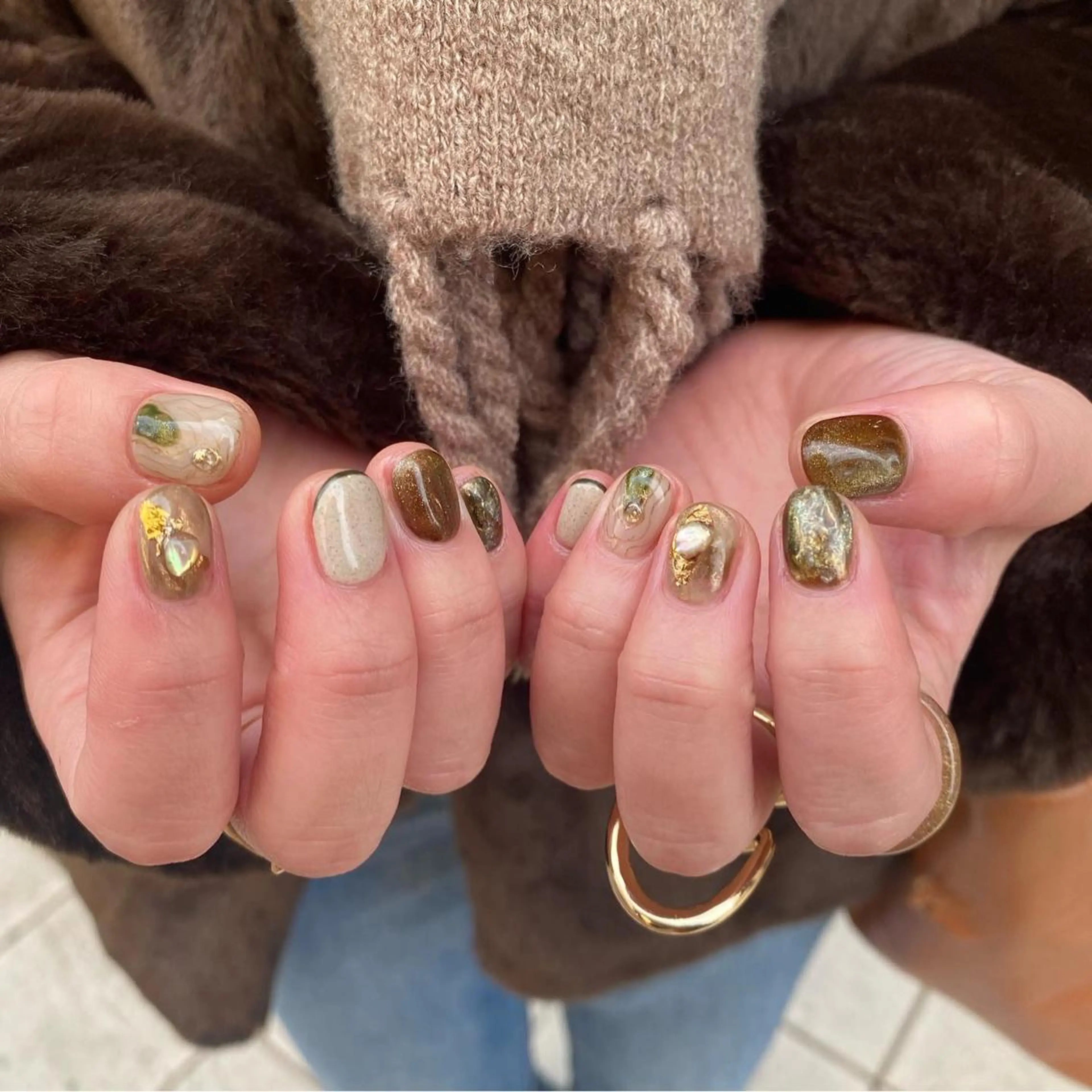 ネイル ブラウン 黄色 ハンドネイル nable.所属・栗林 実莉のネイルデザイン