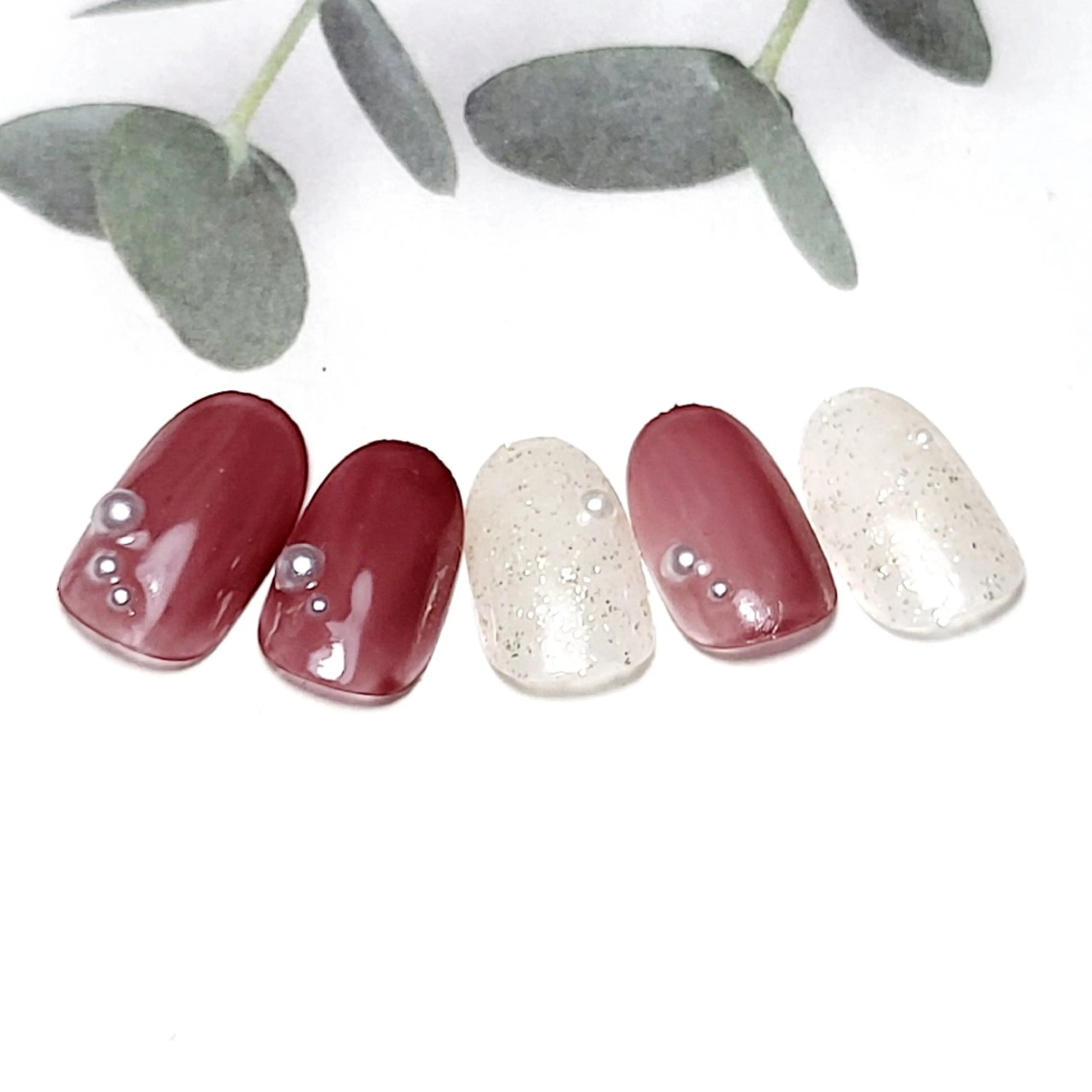 ネイル 赤色 矢野 美希のネイルデザイン