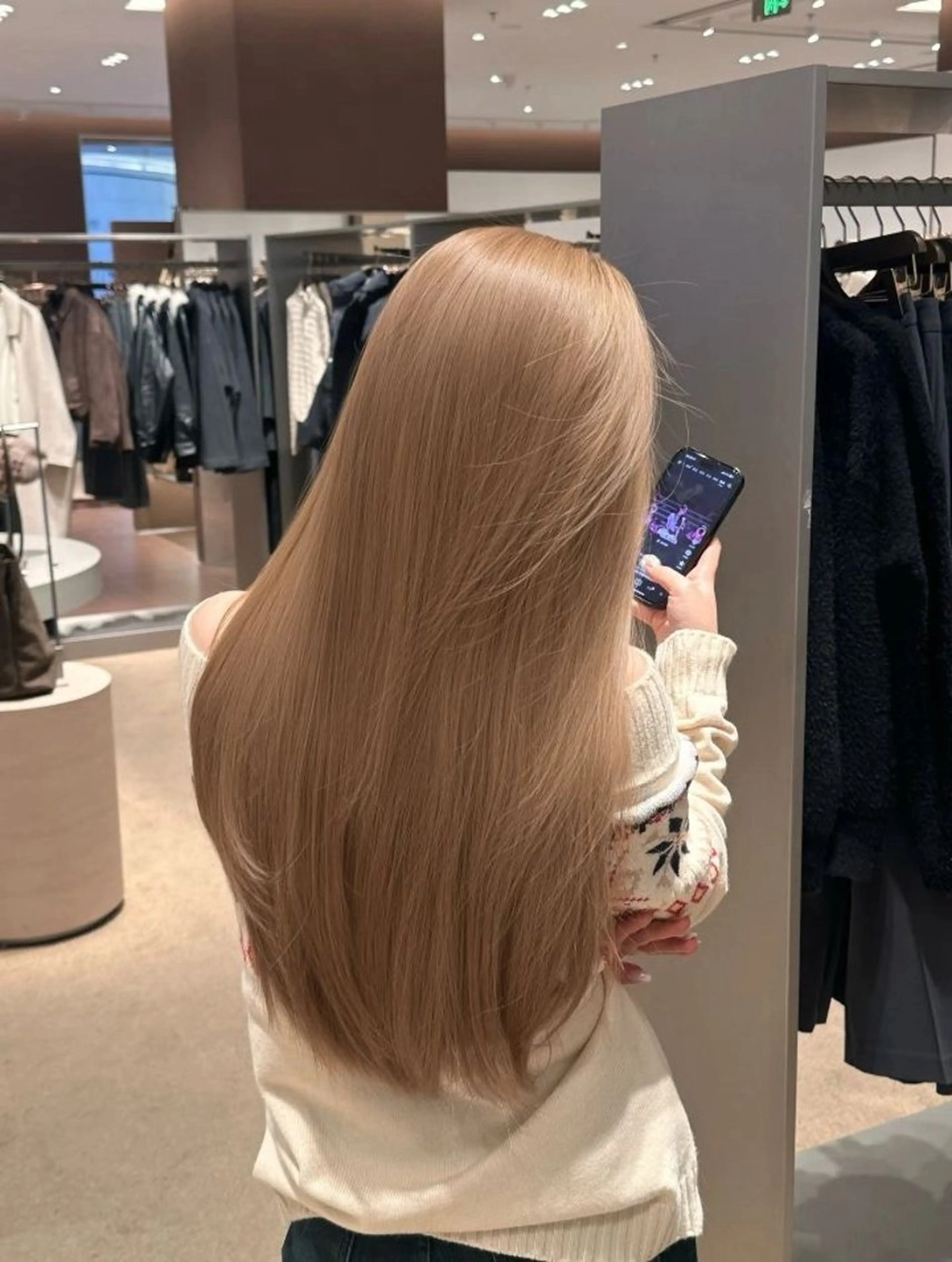 カラー ヘアカラー 透ける透明感カラー 🤍anju🎀のヘアスタイル