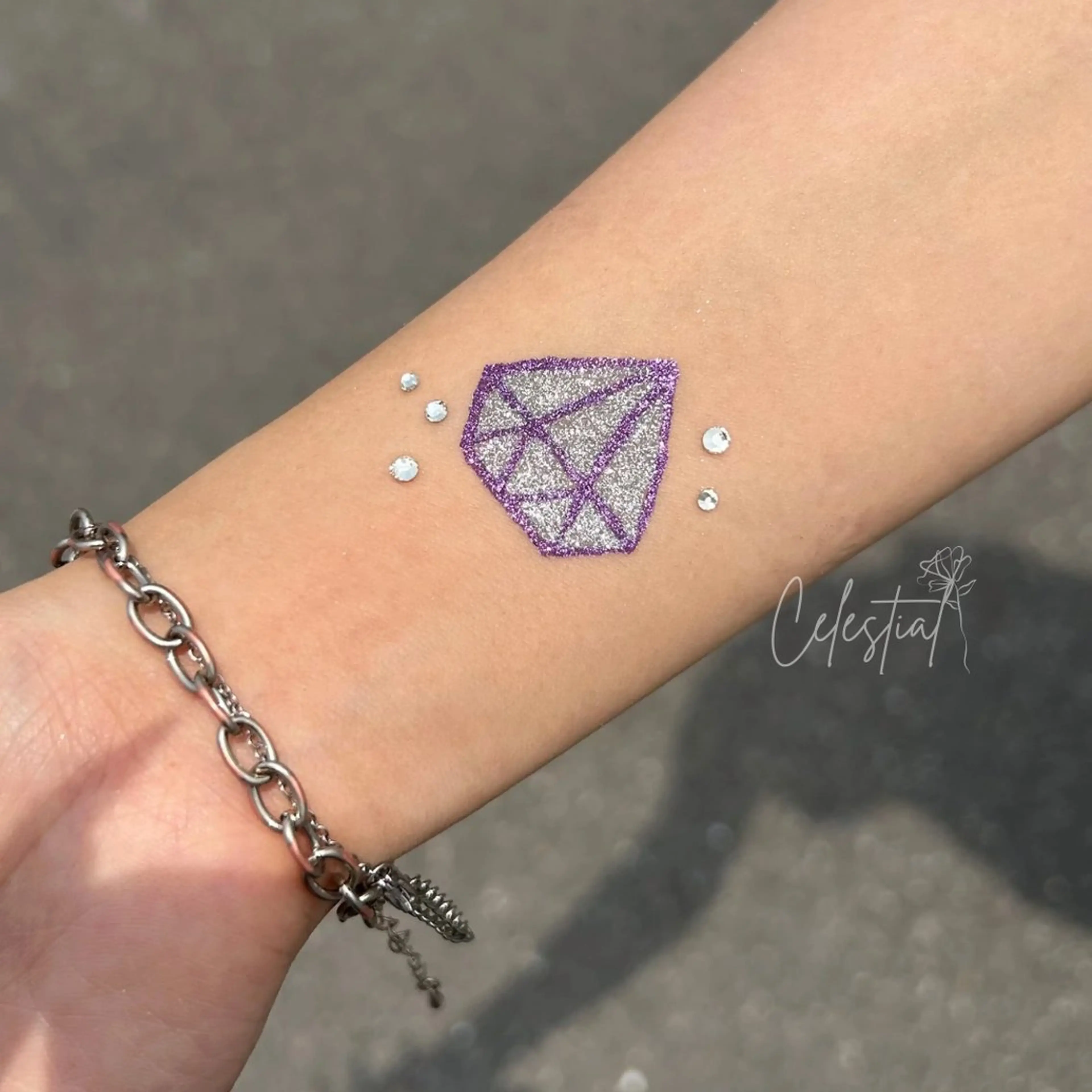 Celestial nailのネイルデザイン