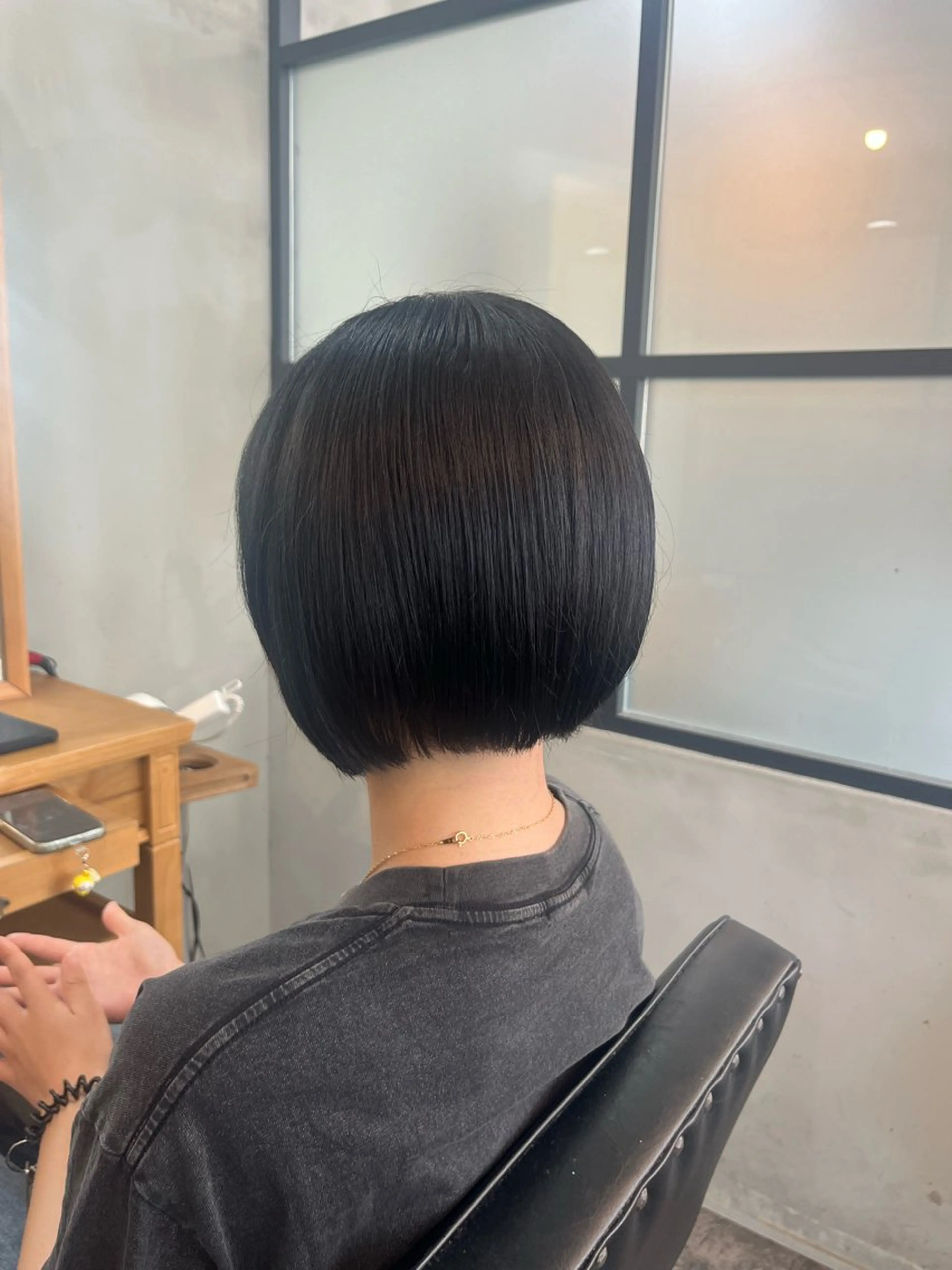 ショート ショートボブ 丸みショート ボブ ショートヘア 栗本 陽香/顔周りレ イヤー/透明感カラーのヘアスタイル