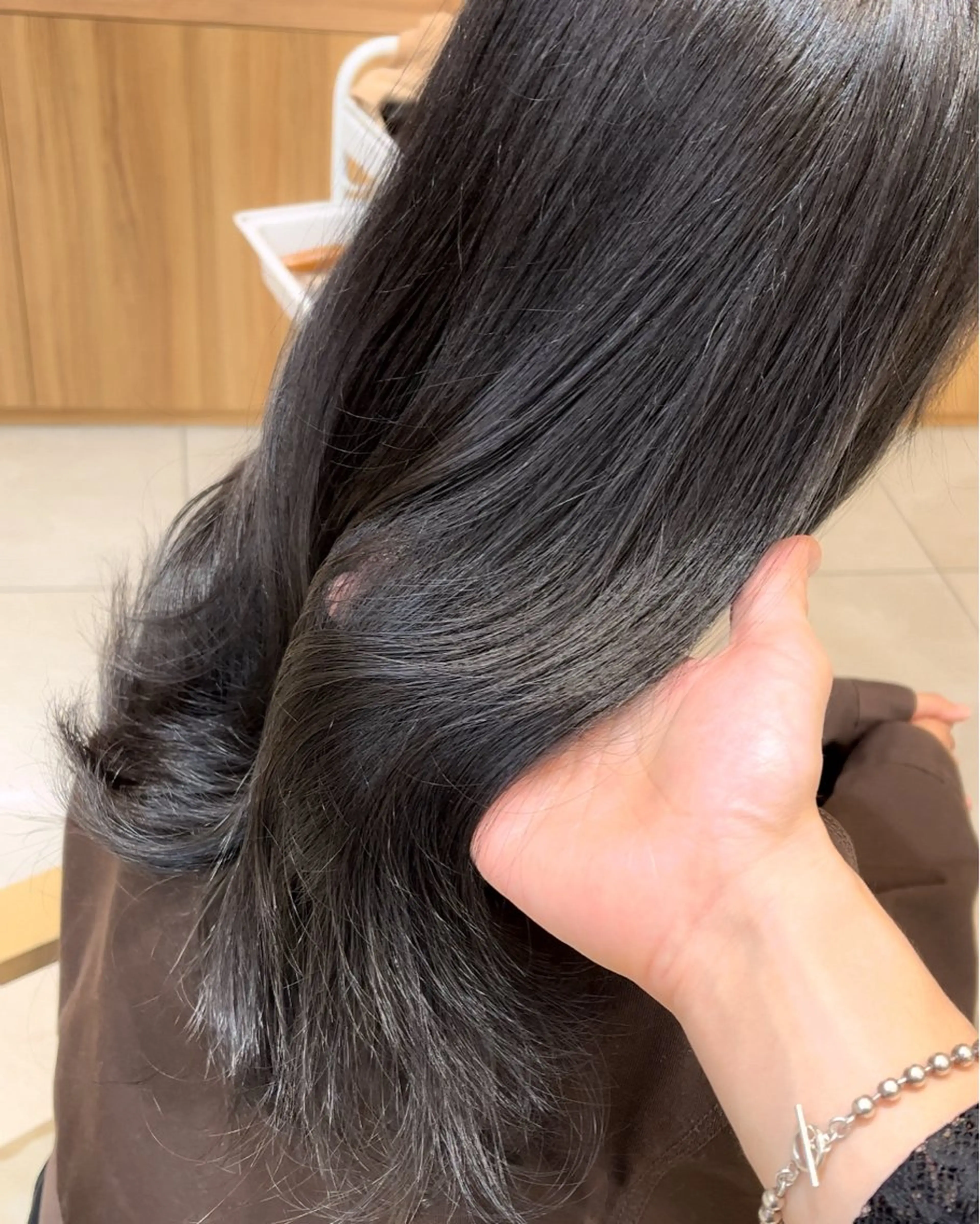 セミロング カラー アッシュ 透明感カラー バイオレットカラー レイヤーカット ミタニ/髪質改善 /レイヤーカットのヘアスタイル