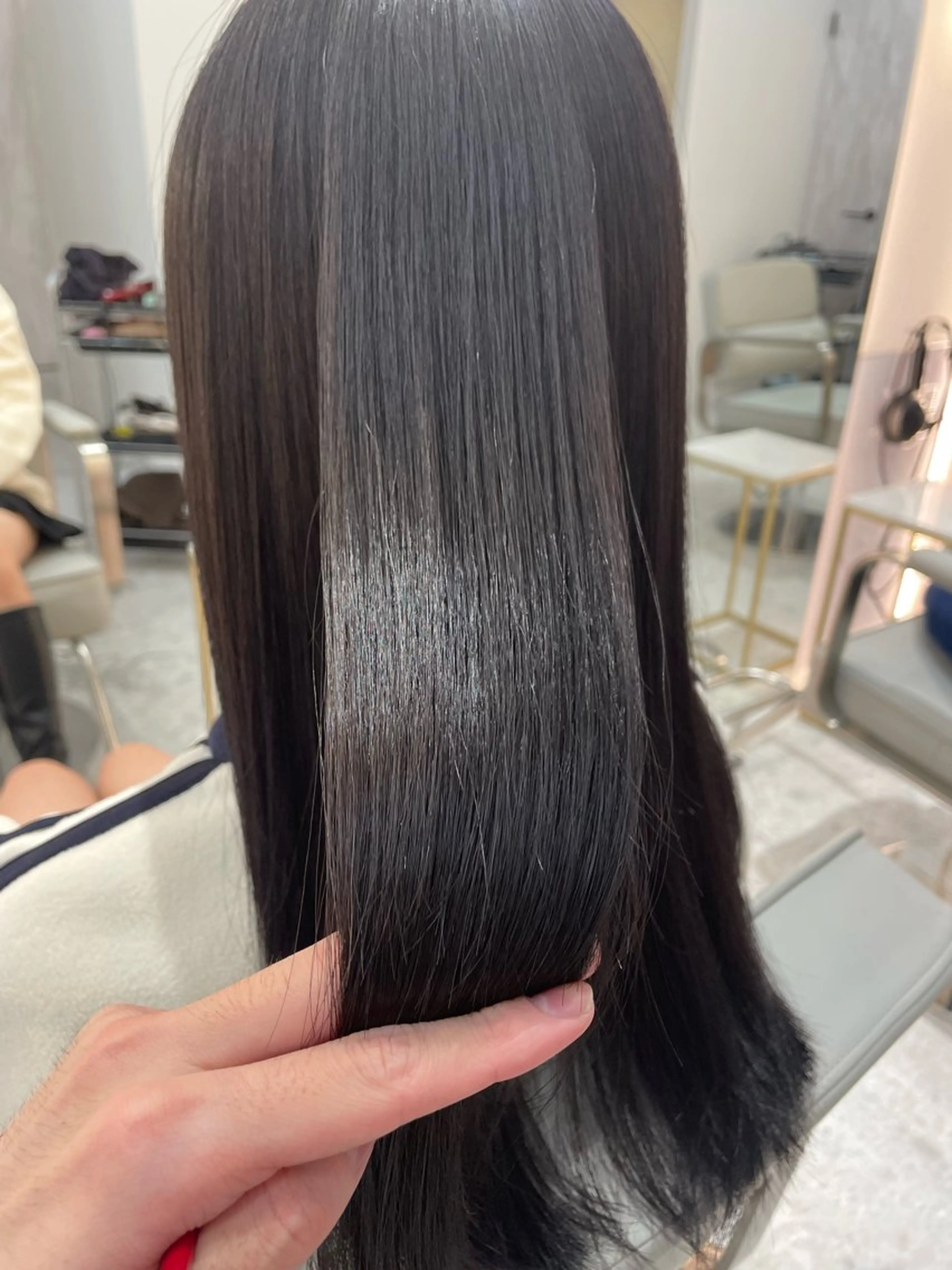 ロング 縮毛矯正 冨木 雄斗のヘアスタイル