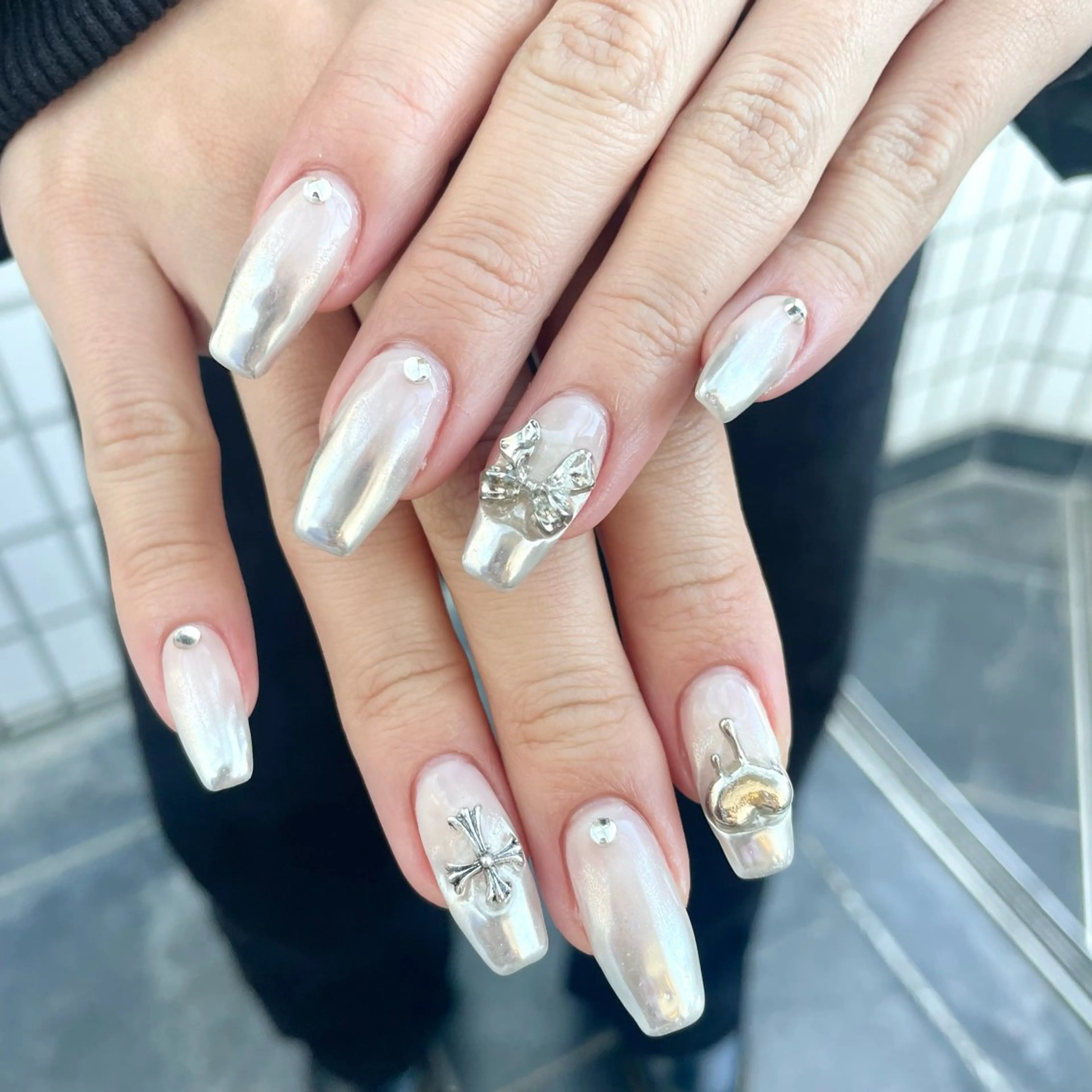 ネイル ミラーネイル ハンドネイル Nail ヌシん家 AKANEのネイルデザイン