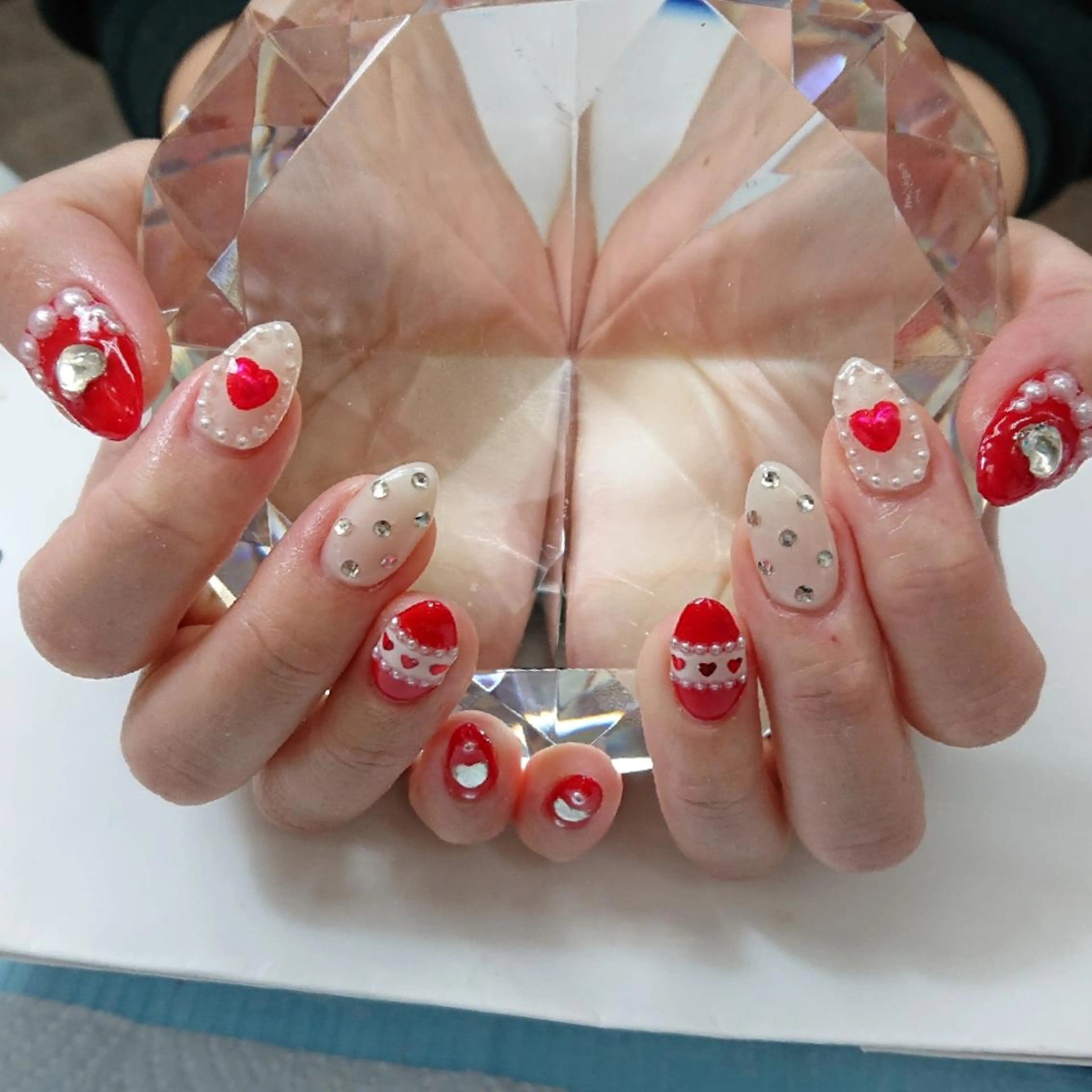 ネイル 赤色 ハンドネイル Coco Girlsのネイルデザイン