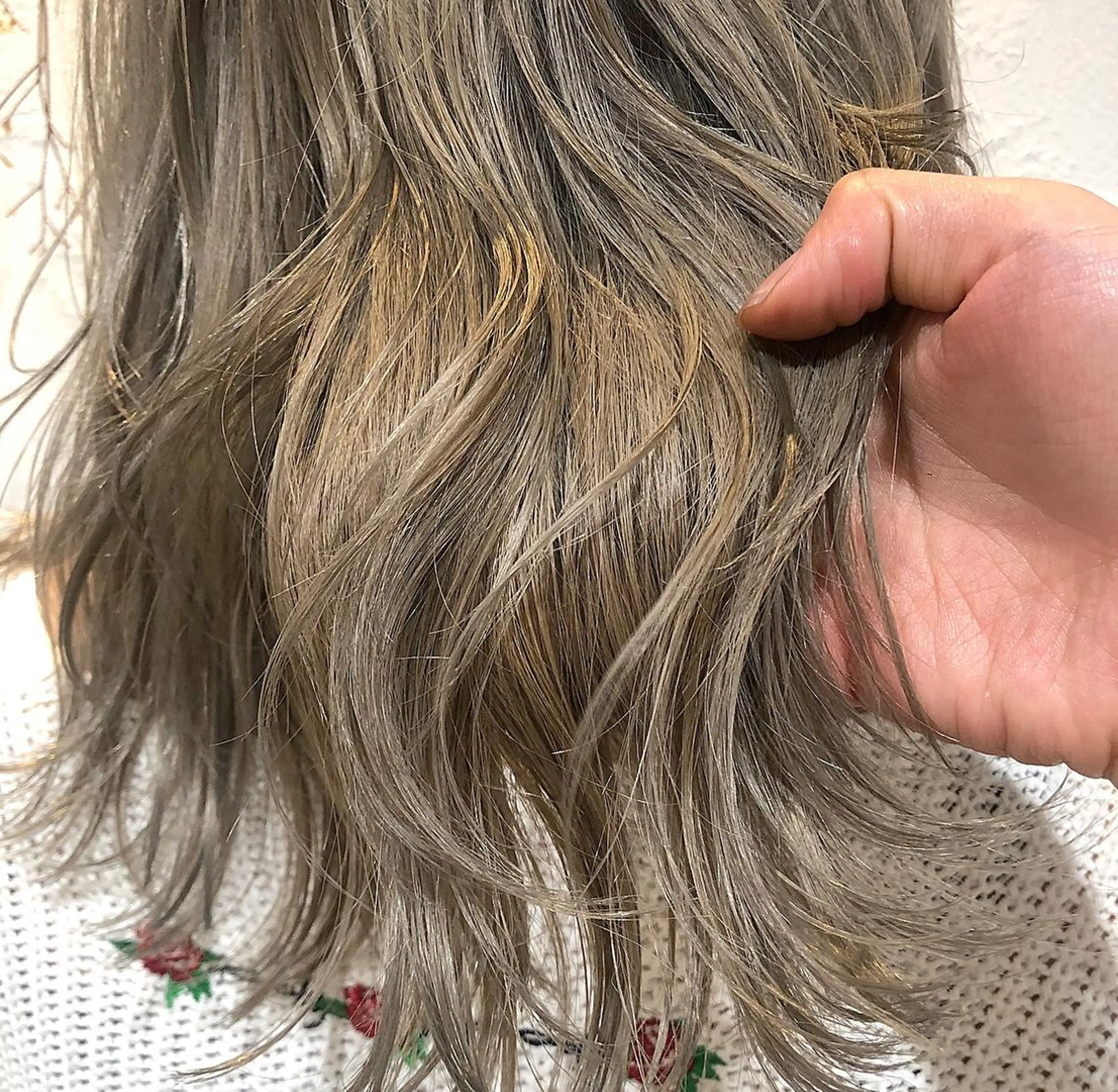 セミロング カラー 圧倒的透明感カラー nana🦕のヘアスタイル