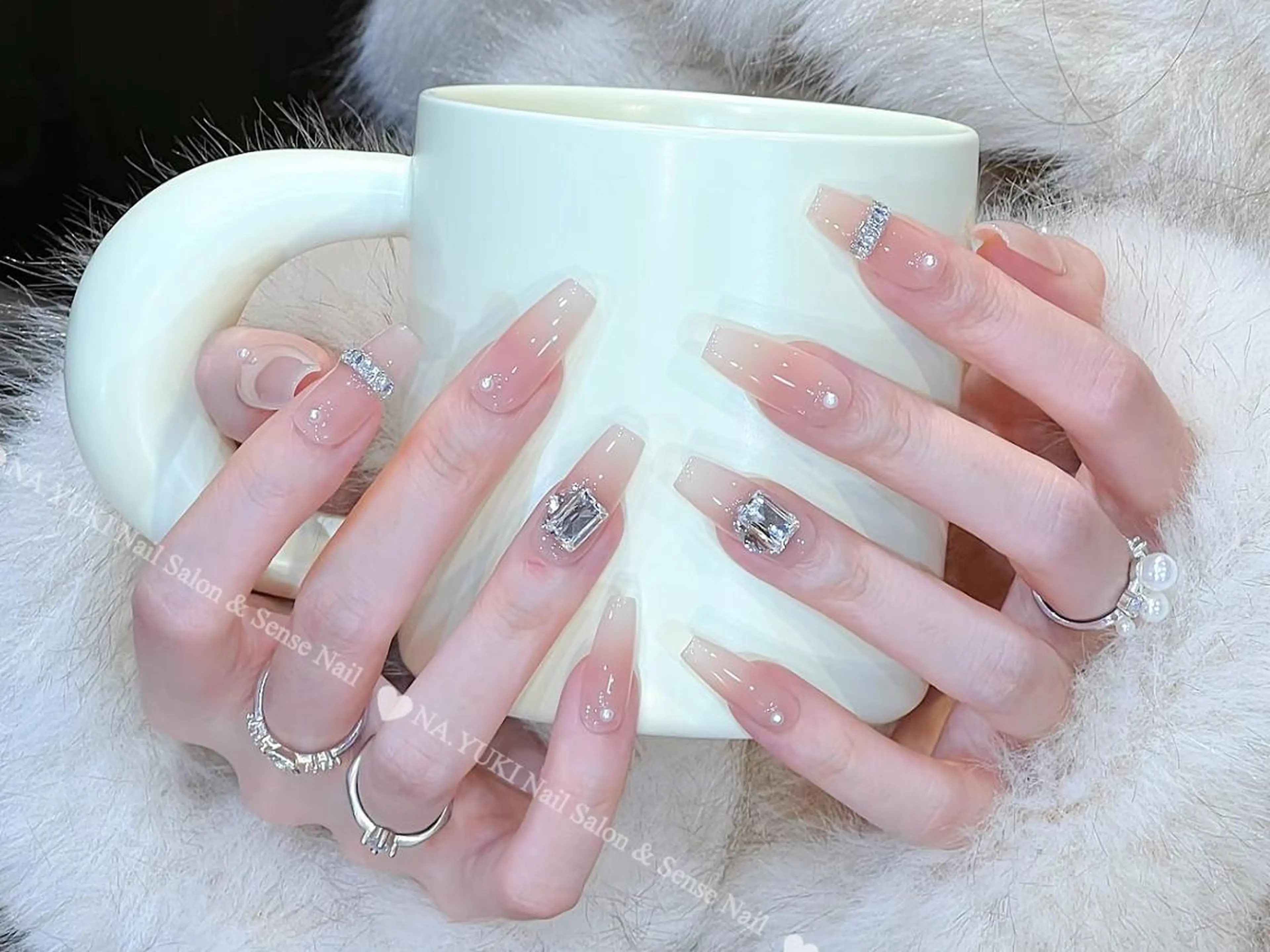 ネイル 🦋 Queenieのネイルデザイン