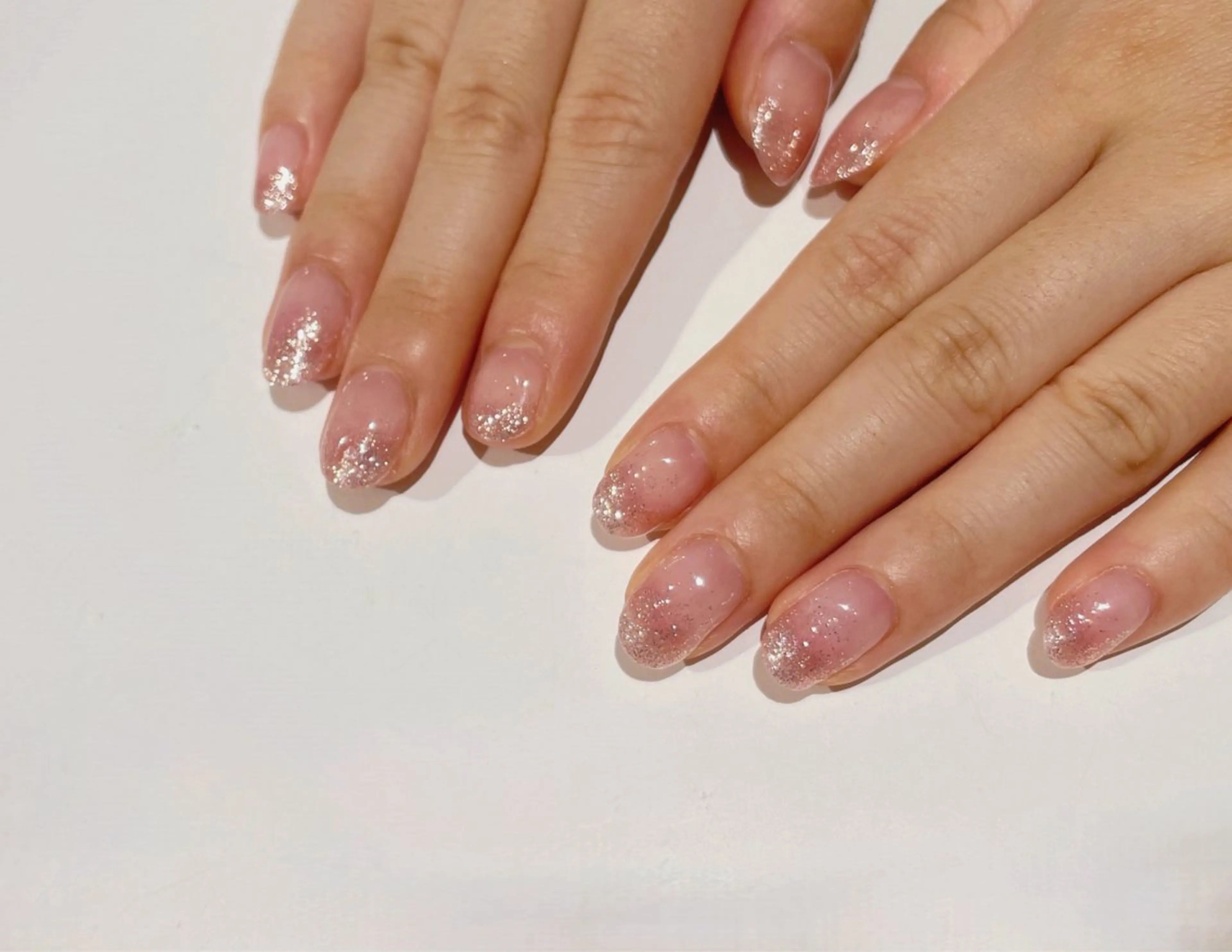 ネイル グラデーション ラメ(グリッター) ピンク 小林みお @ibelu京橋店のネイルデザイン