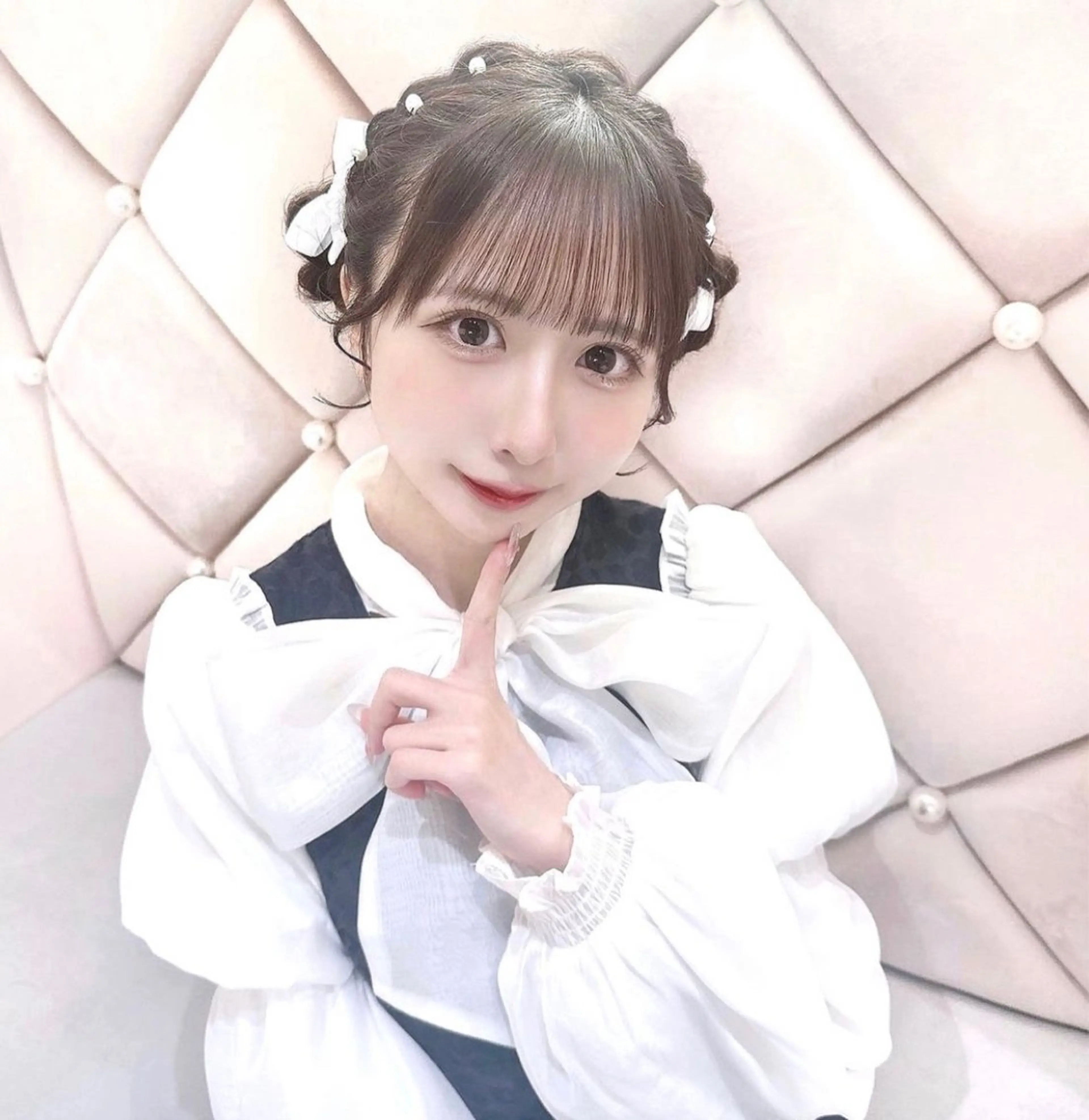 ミディアム お団子ヘア 🎀ふわふわアイドル ヘアメ🎀AYANEのヘアスタイル