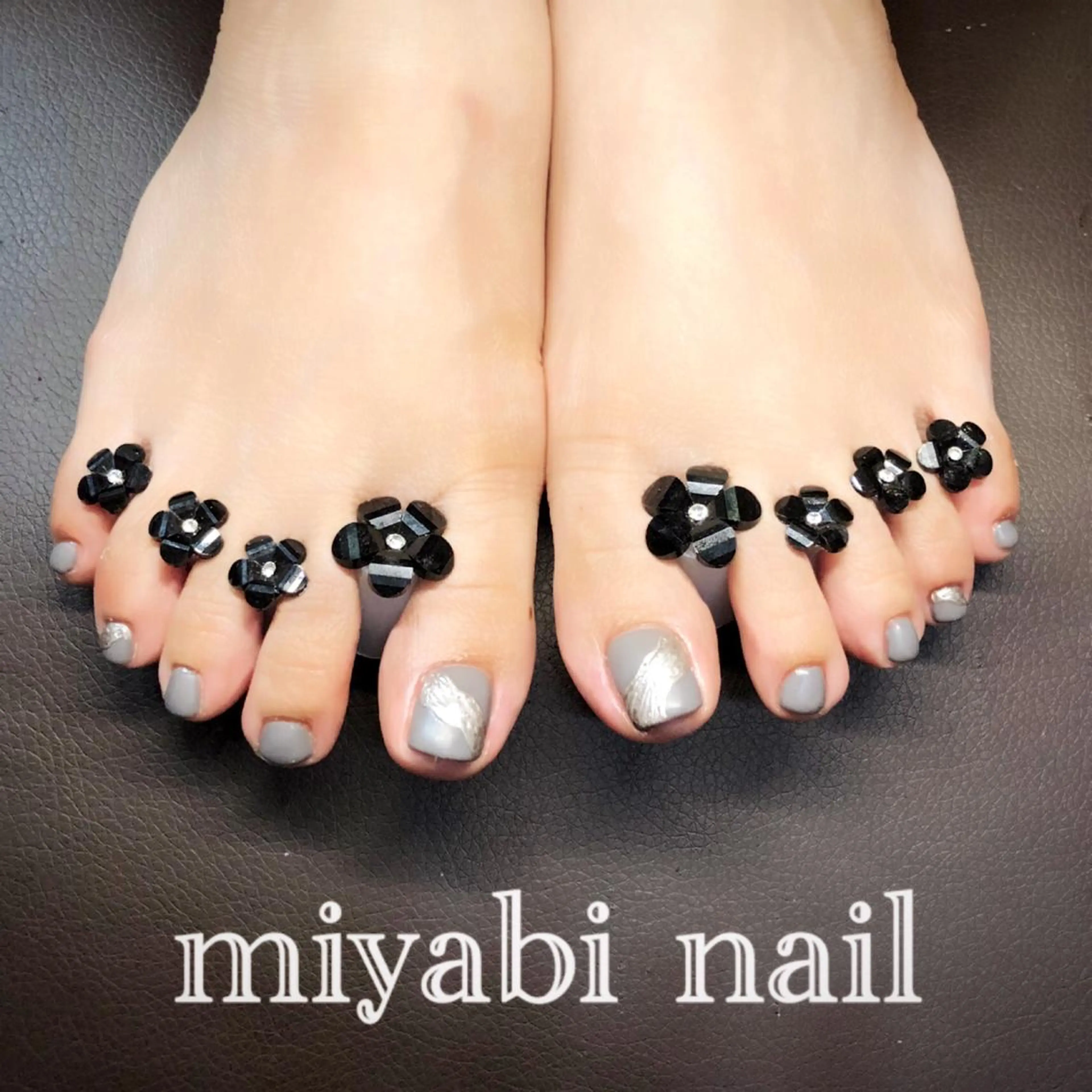 ネイル アートネイル フットネイル ジェルネイル マットネイル シルバー フットネイル miyabi nail 桂川駅近くのネイルデザイン