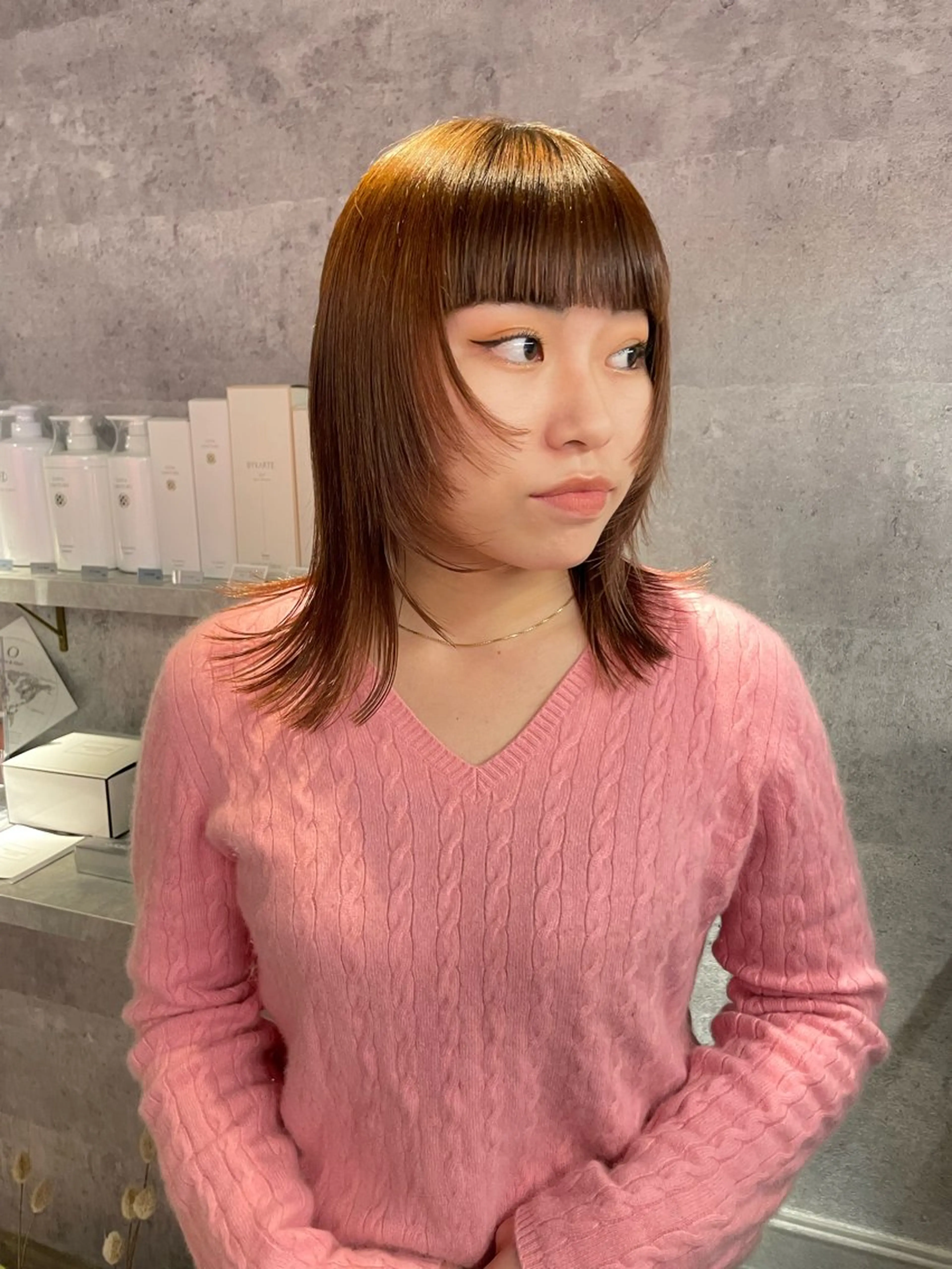 ミディアム 顔まわりレイヤー 顔周りカット レイヤーカット 山田 遥のヘアスタイル