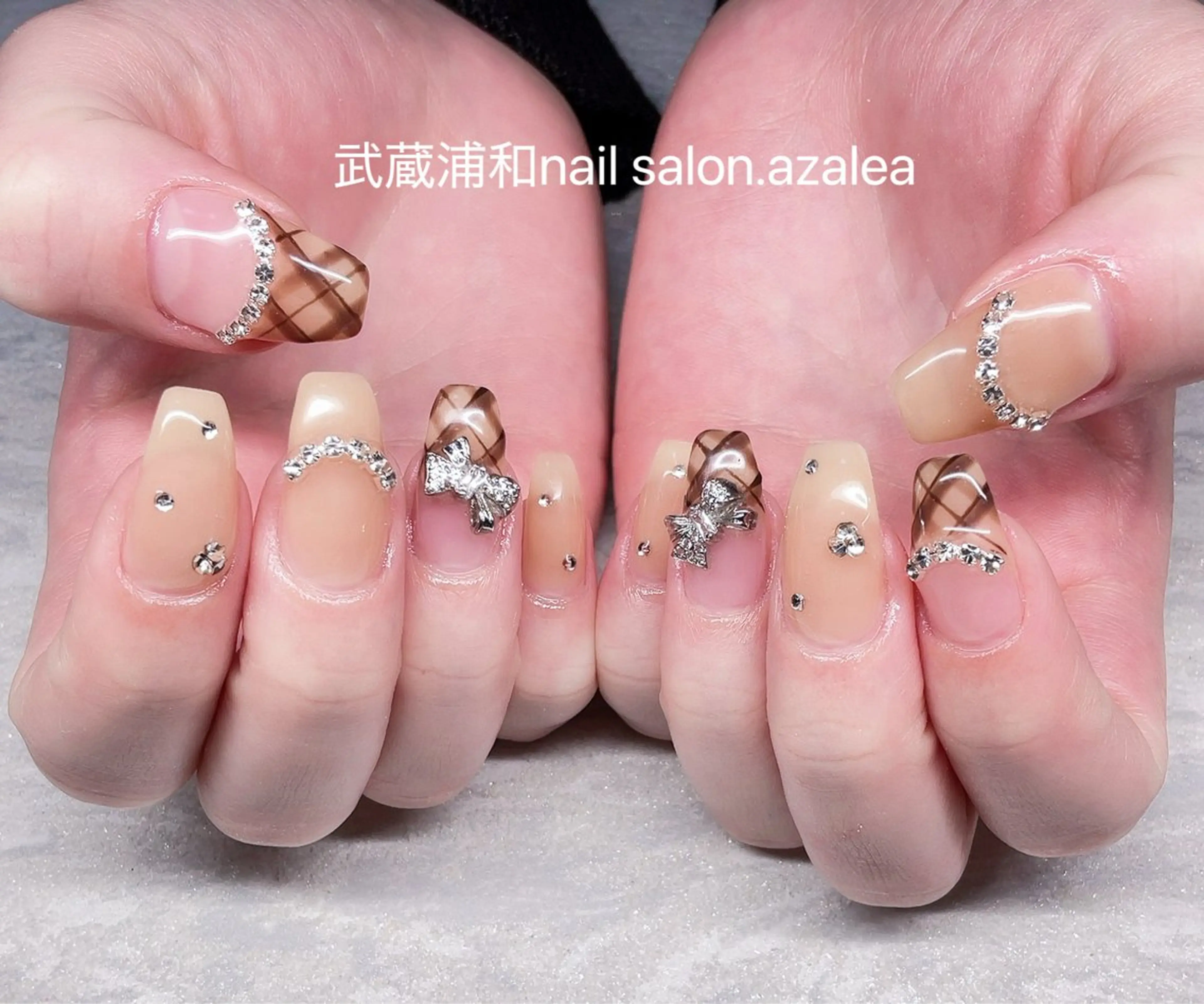 ネイル ハンドネイル R inのネイルデザイン