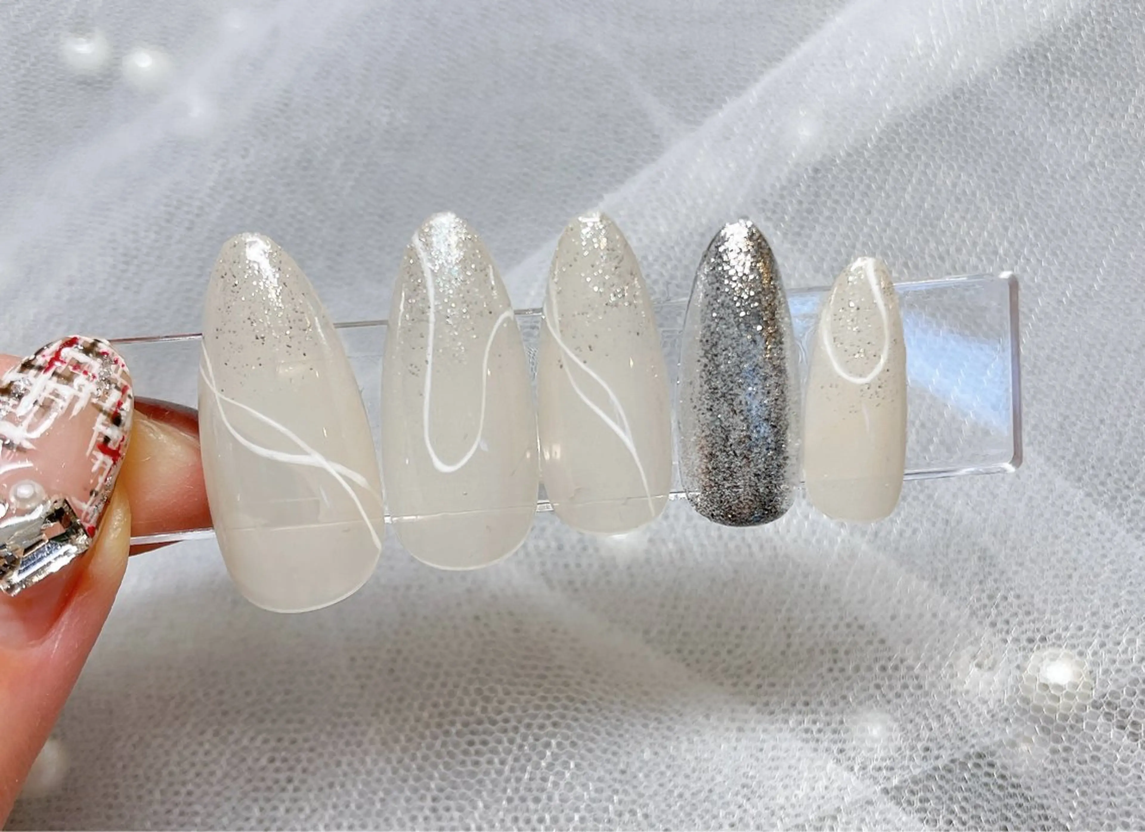 ネイル hair f.Row所属・阿部 千晶のネイルデザイン