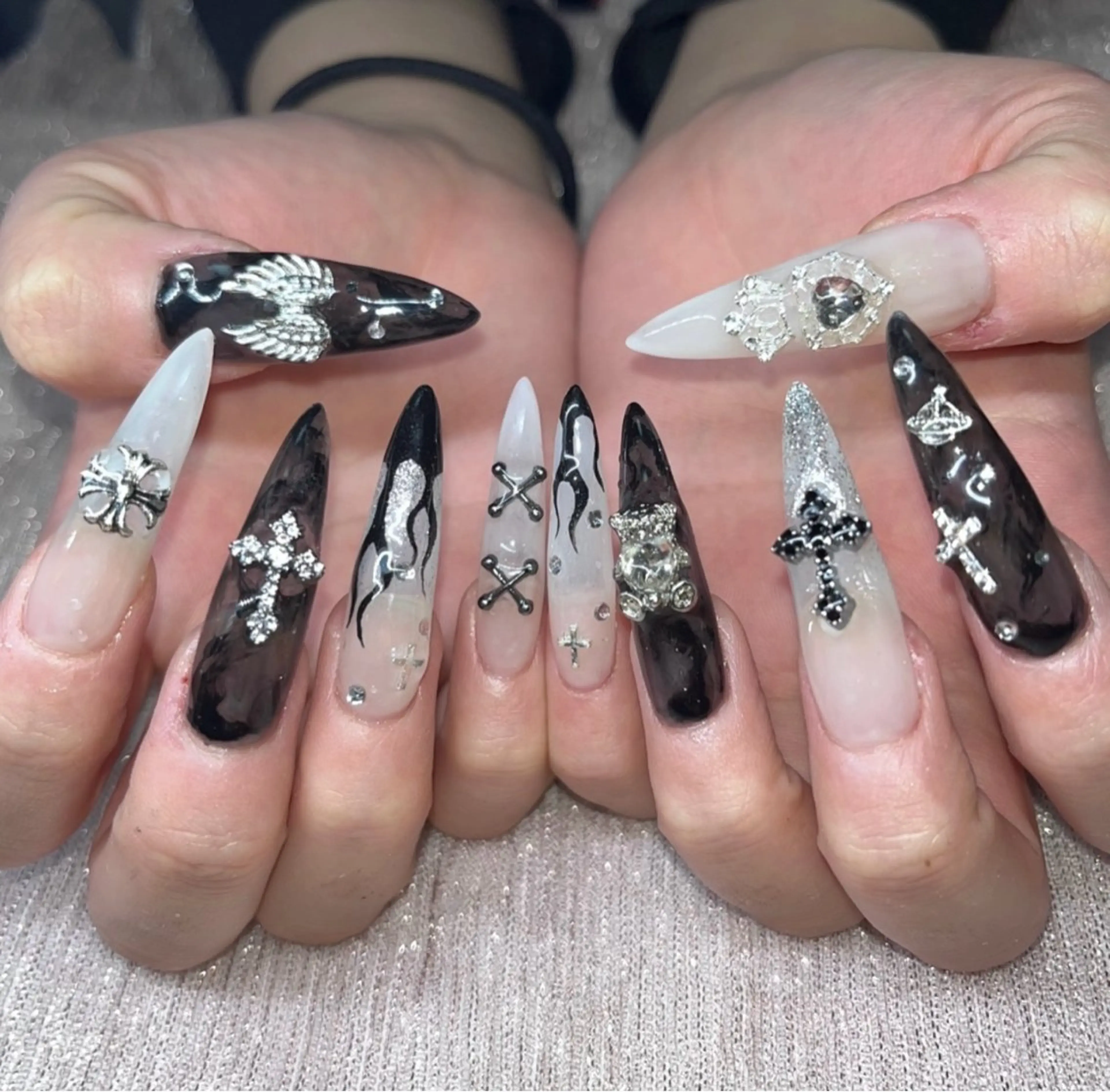 ロング ハンドネイル ハンドケア Pio Mielのネイルデザイン