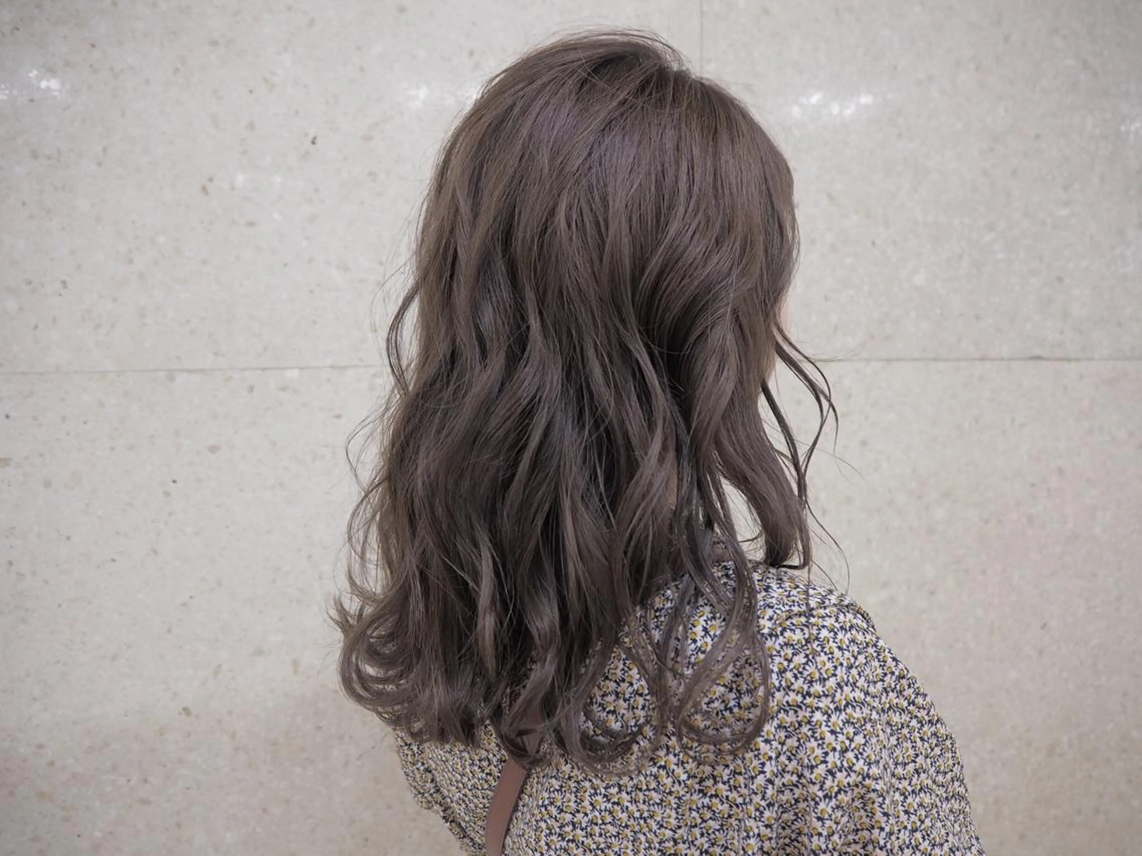 ミディアム カラー カット ヘアカラー トリートメント 菅村 勇亮のヘアスタイル