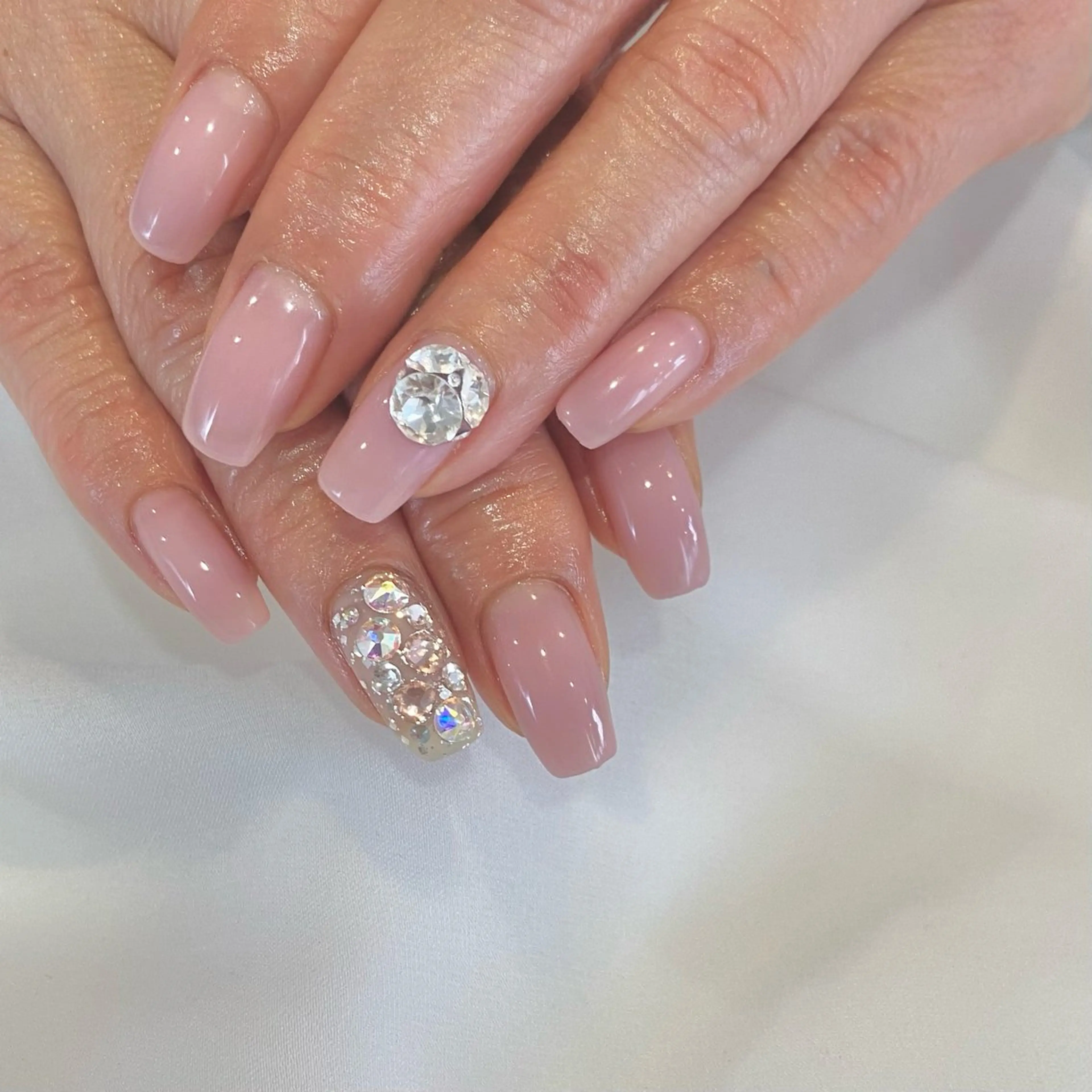 セミロング Feminine Nailのネイルデザイン