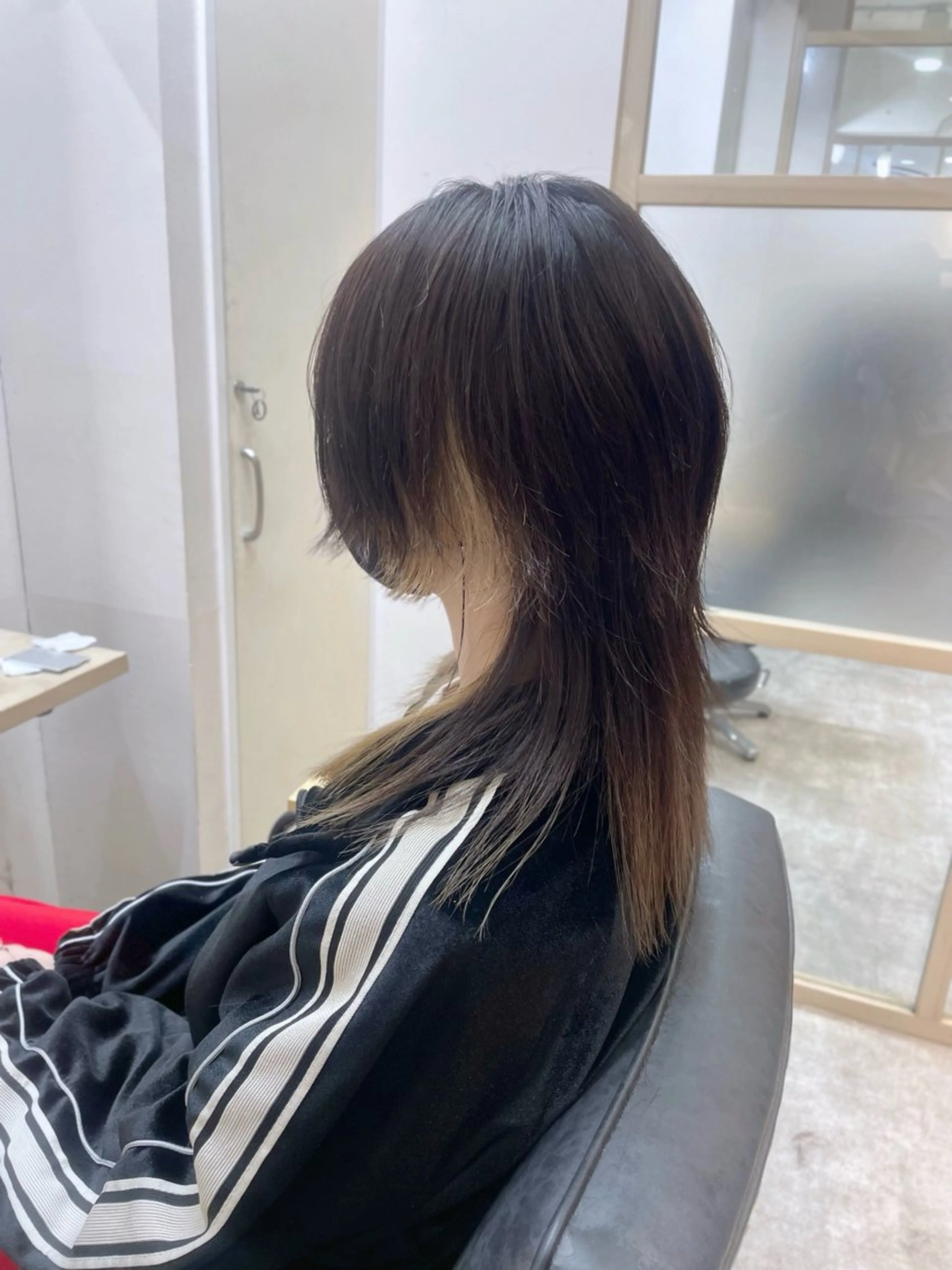 セミロング 外ハネヘア ウルフカット カット EMANON新宿南口所属・🦄中性ウルフ ☁️Shiori🦄のヘアスタイル