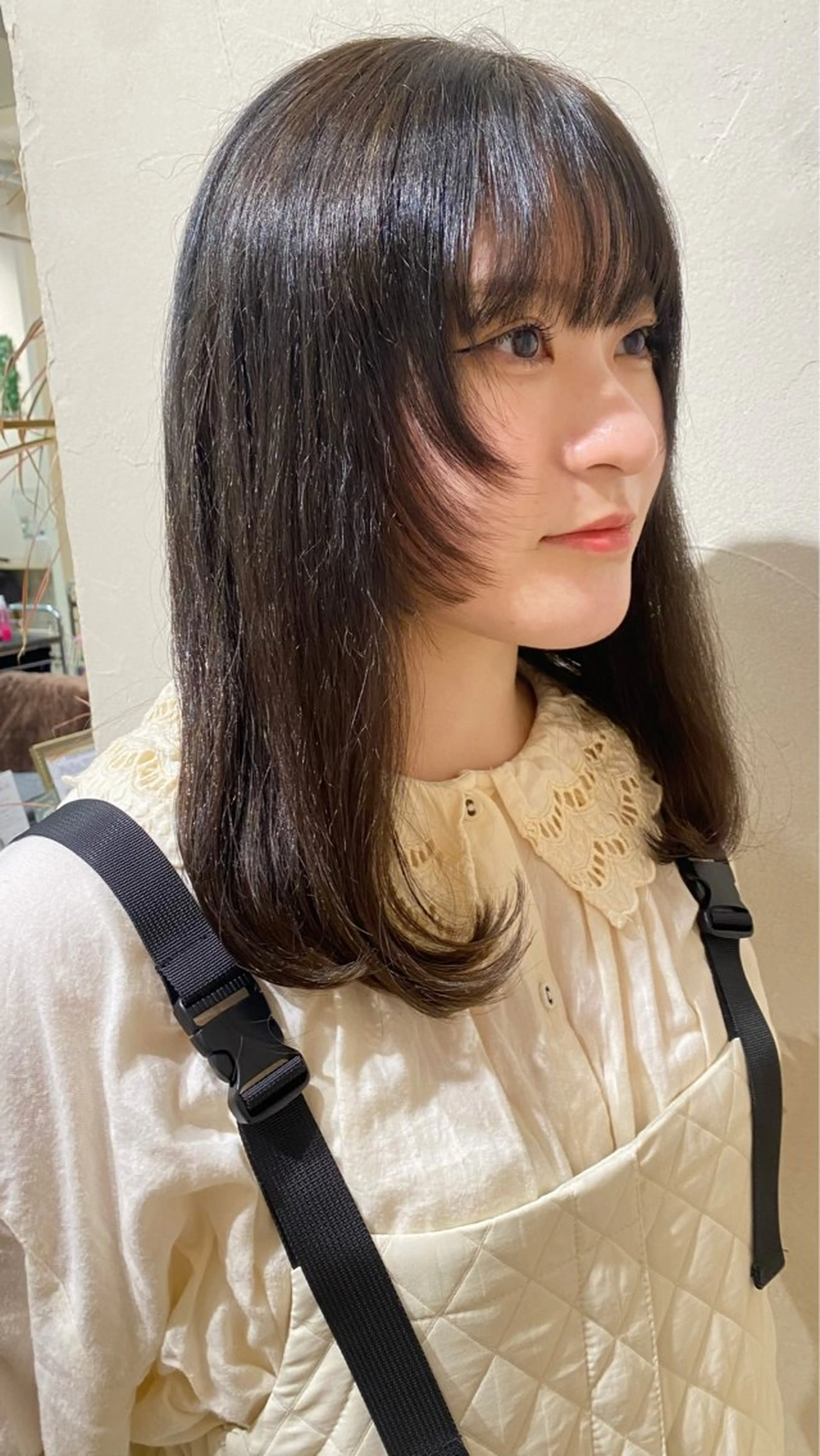 セミロング 綾香 /透明感カラーのヘアスタイル