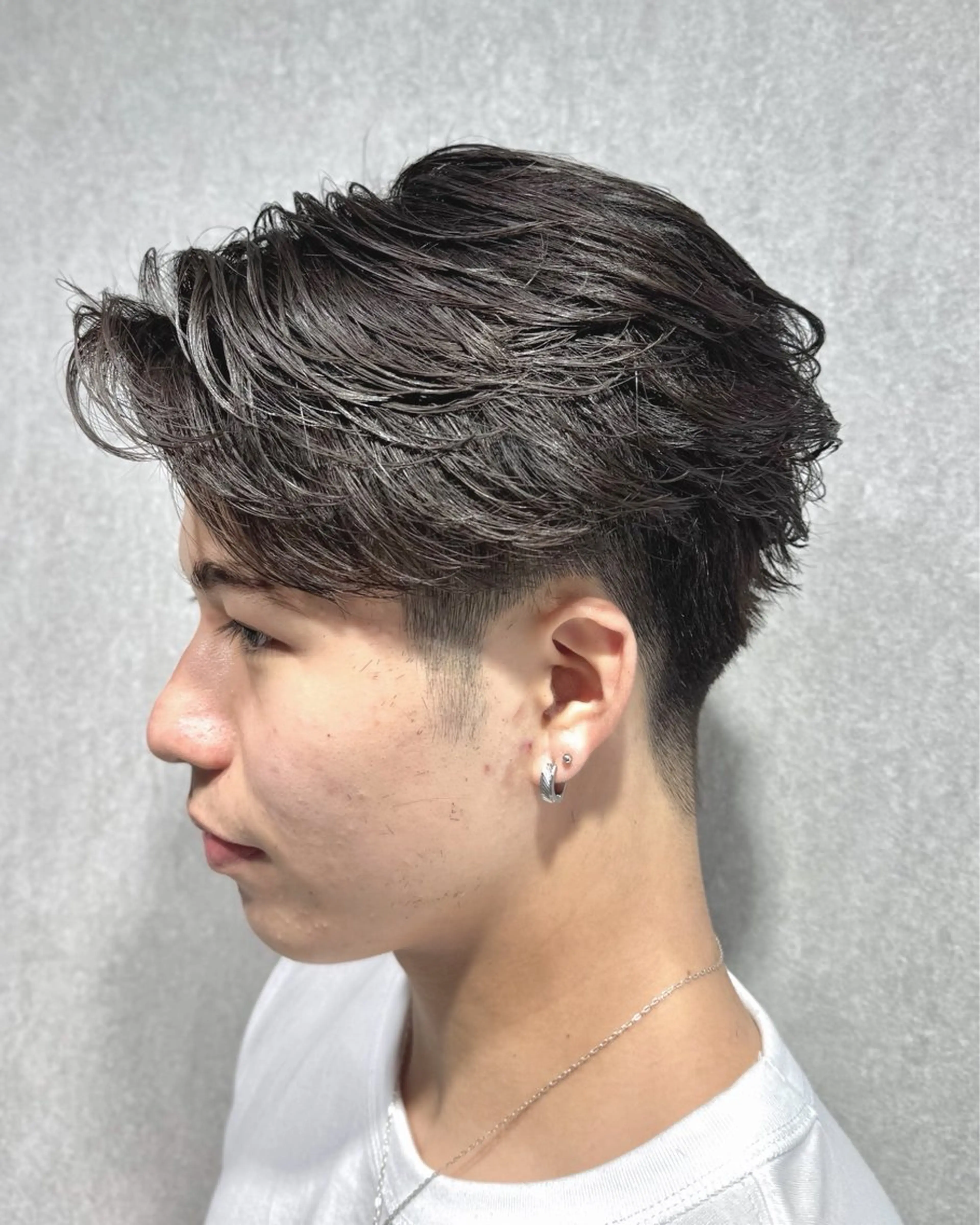 パーマ メンズ センターパート フェザーパーマ メンズパーマ カット パーマ 曲がる縮毛/カルマパ ーマ/池袋/横村大全のヘアスタイル