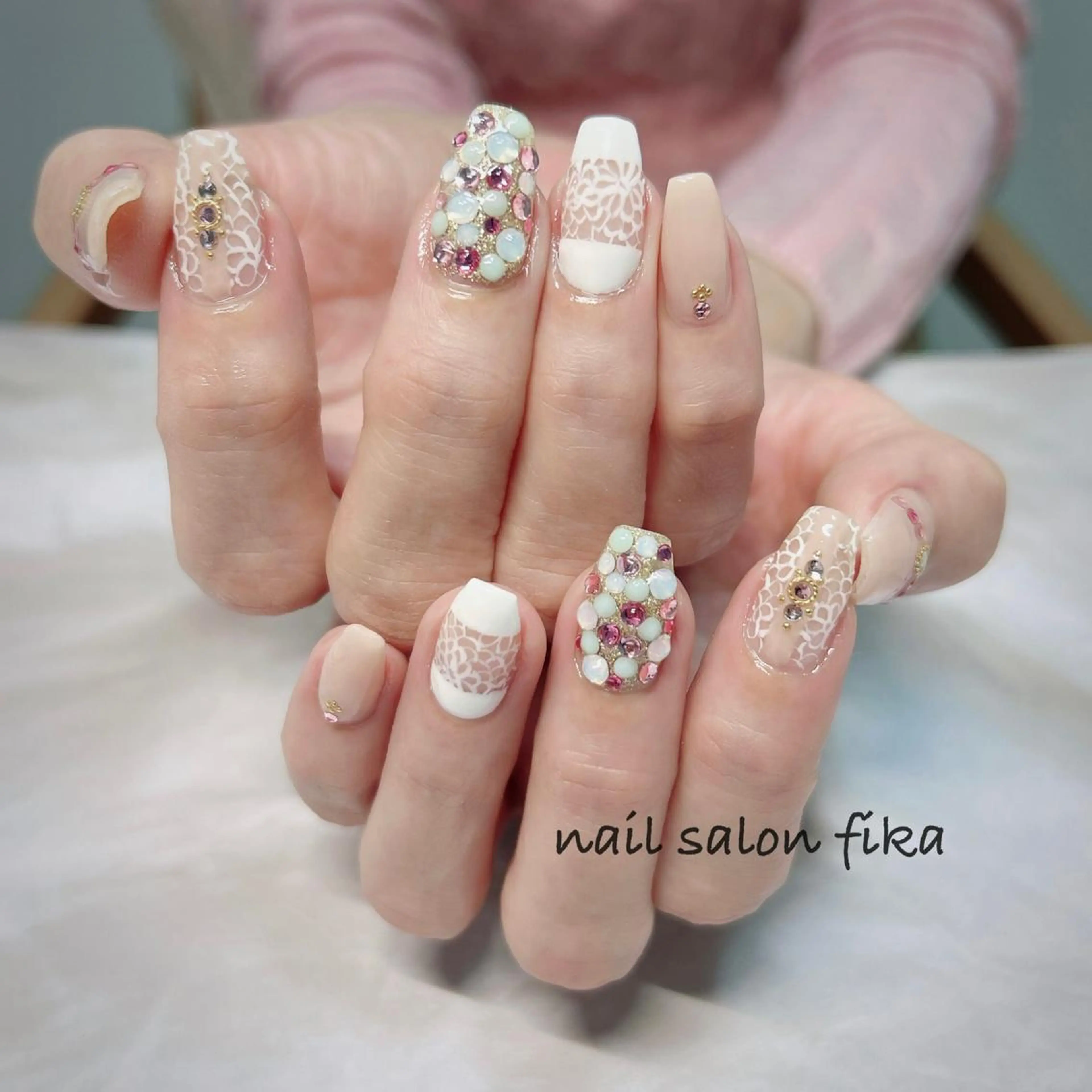 ネイル フラワーネイル レース nail salon fikaのネイルデザイン