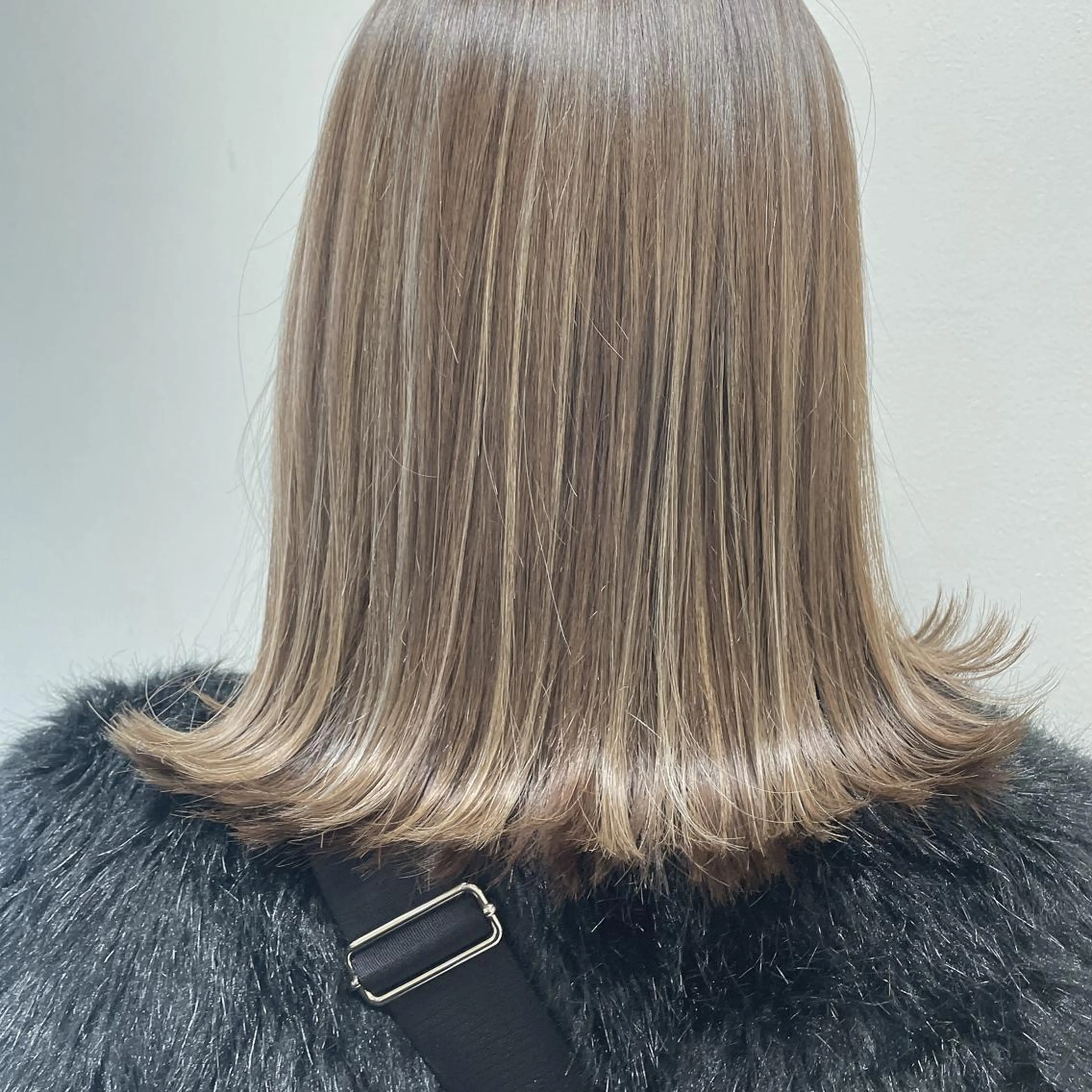 ミディアム カット ヘアカラー トリートメント 似合わせのプロ🕊 美髪矯正/ioriのヘアスタイル