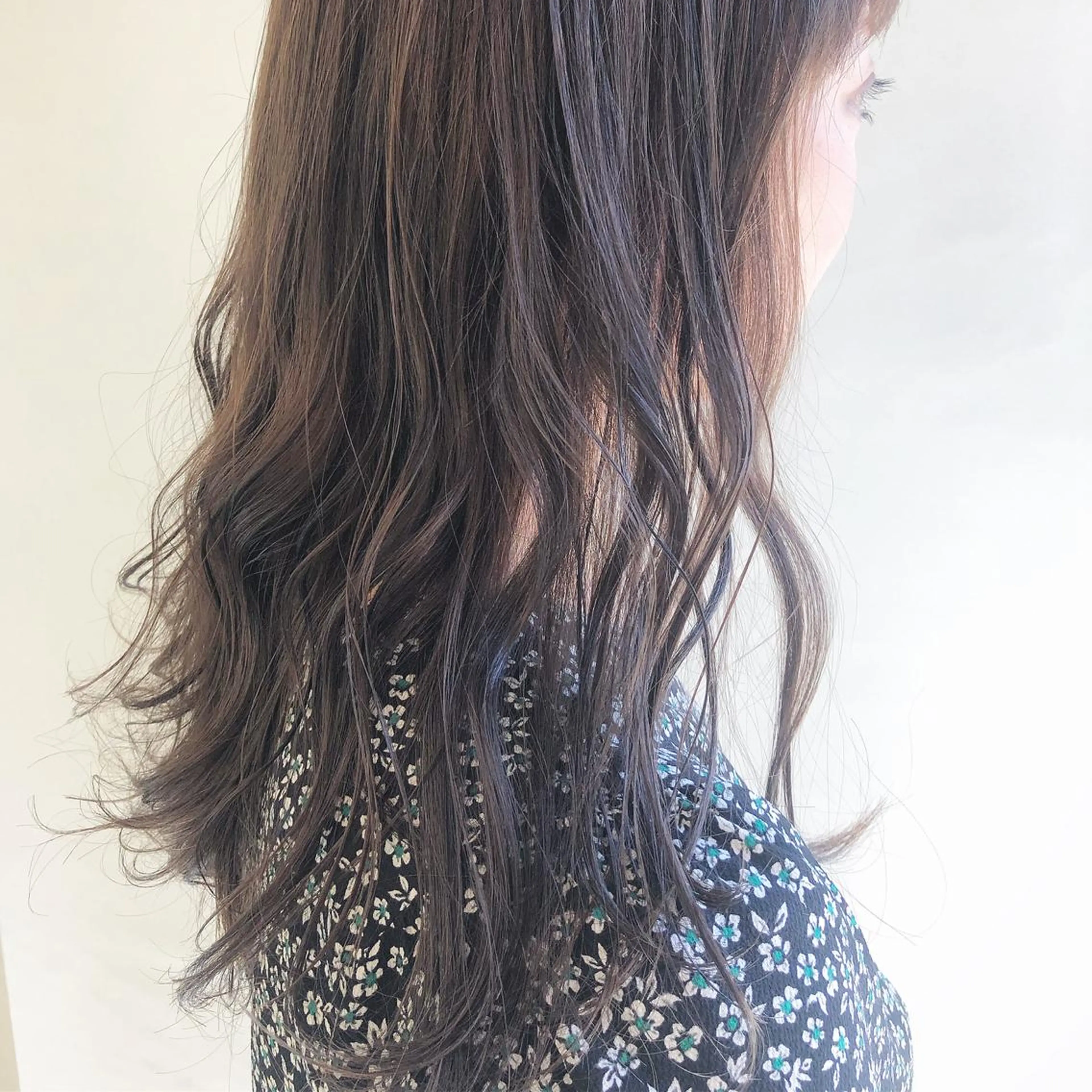 セミロング 齋藤 咲のヘアスタイル