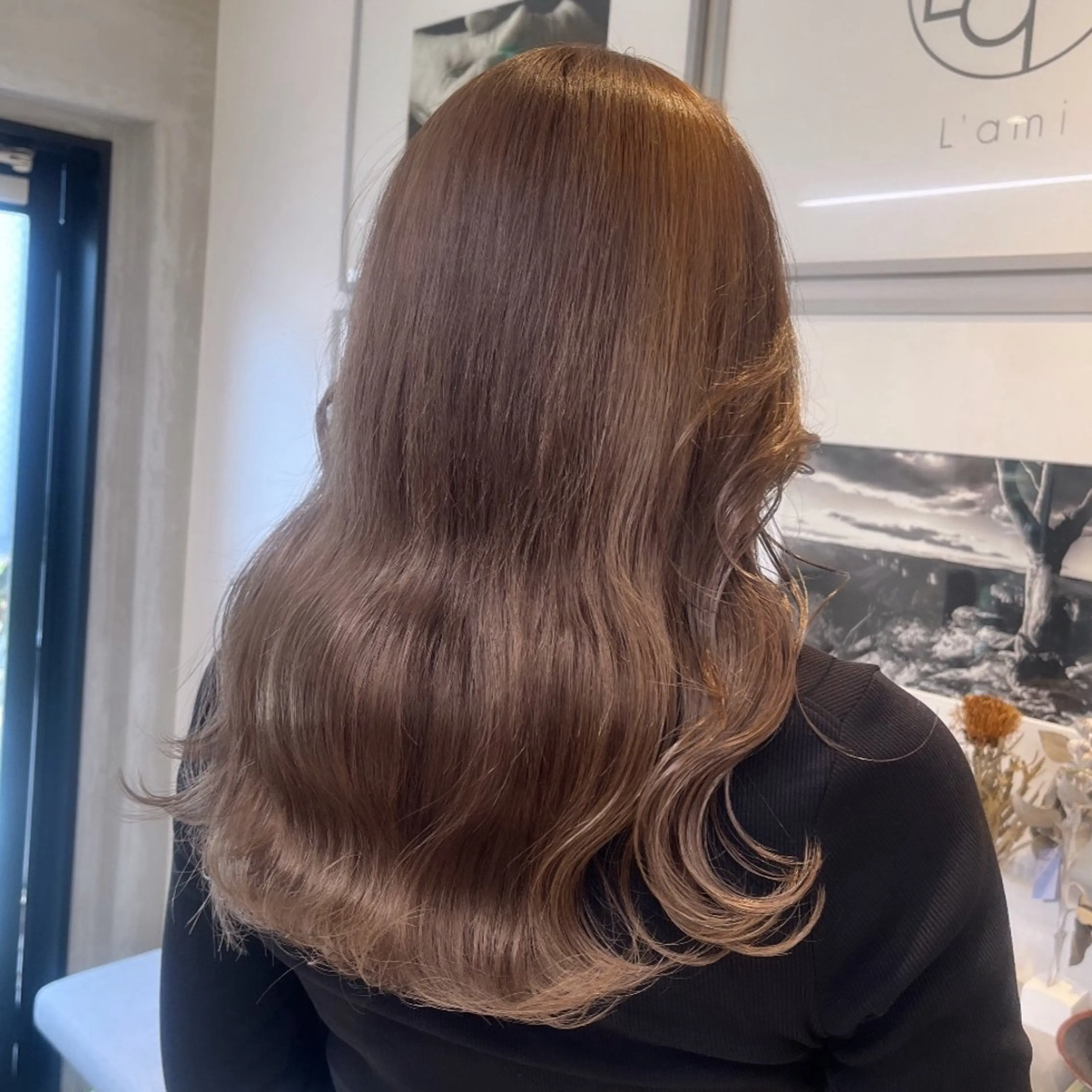 セミロング カラー ベージュカラー ブリーチ ブラウンカラー 透明感カラー ダブルカラー カジュアルを女っぽく 𝗮𝘆𝗮𝗰𝗼のヘアスタイル