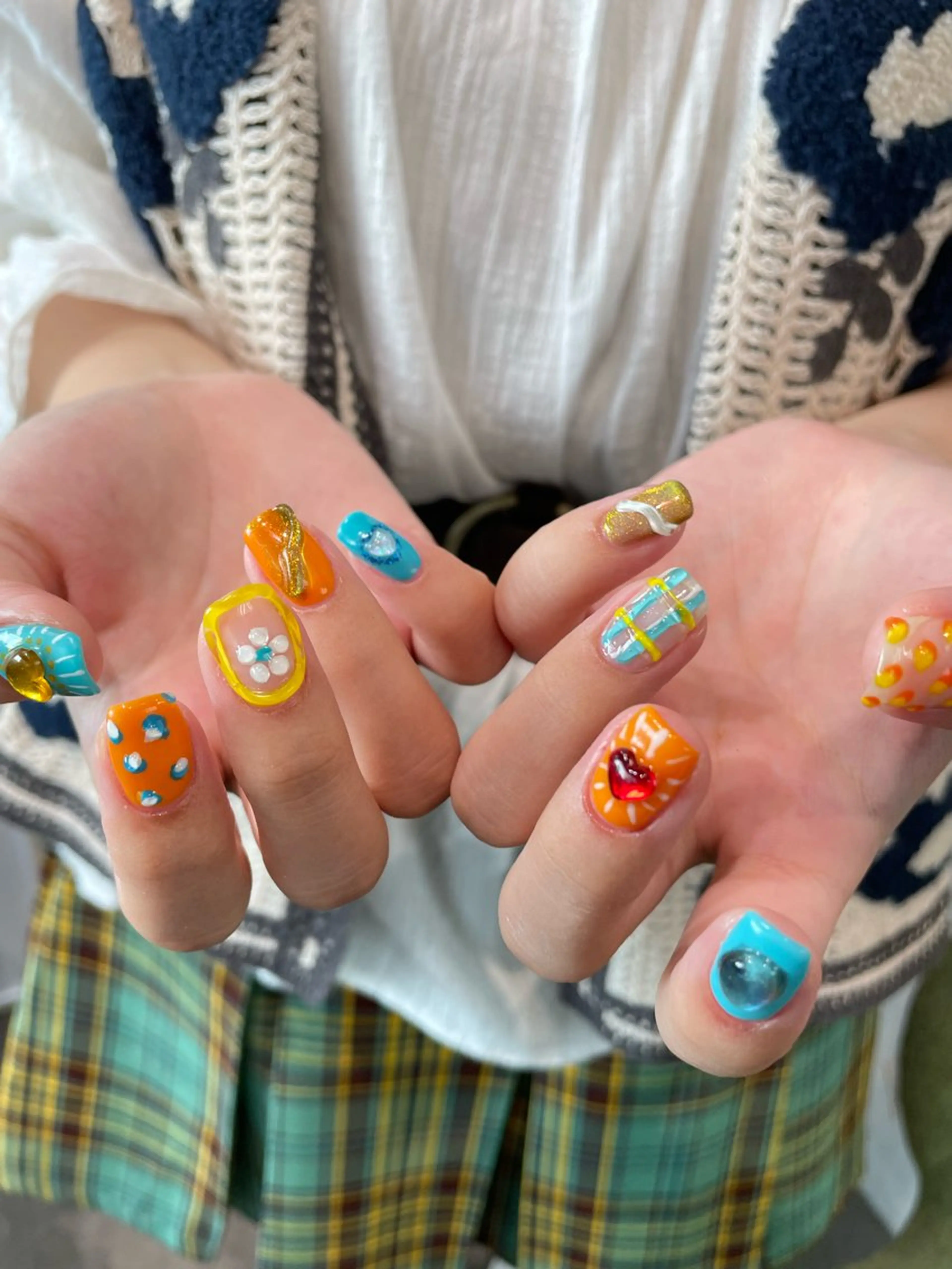 ネイル ぷっくりネイル ハンドネイル ナチュラル透明感🌱 小山美樹子のヘアスタイル