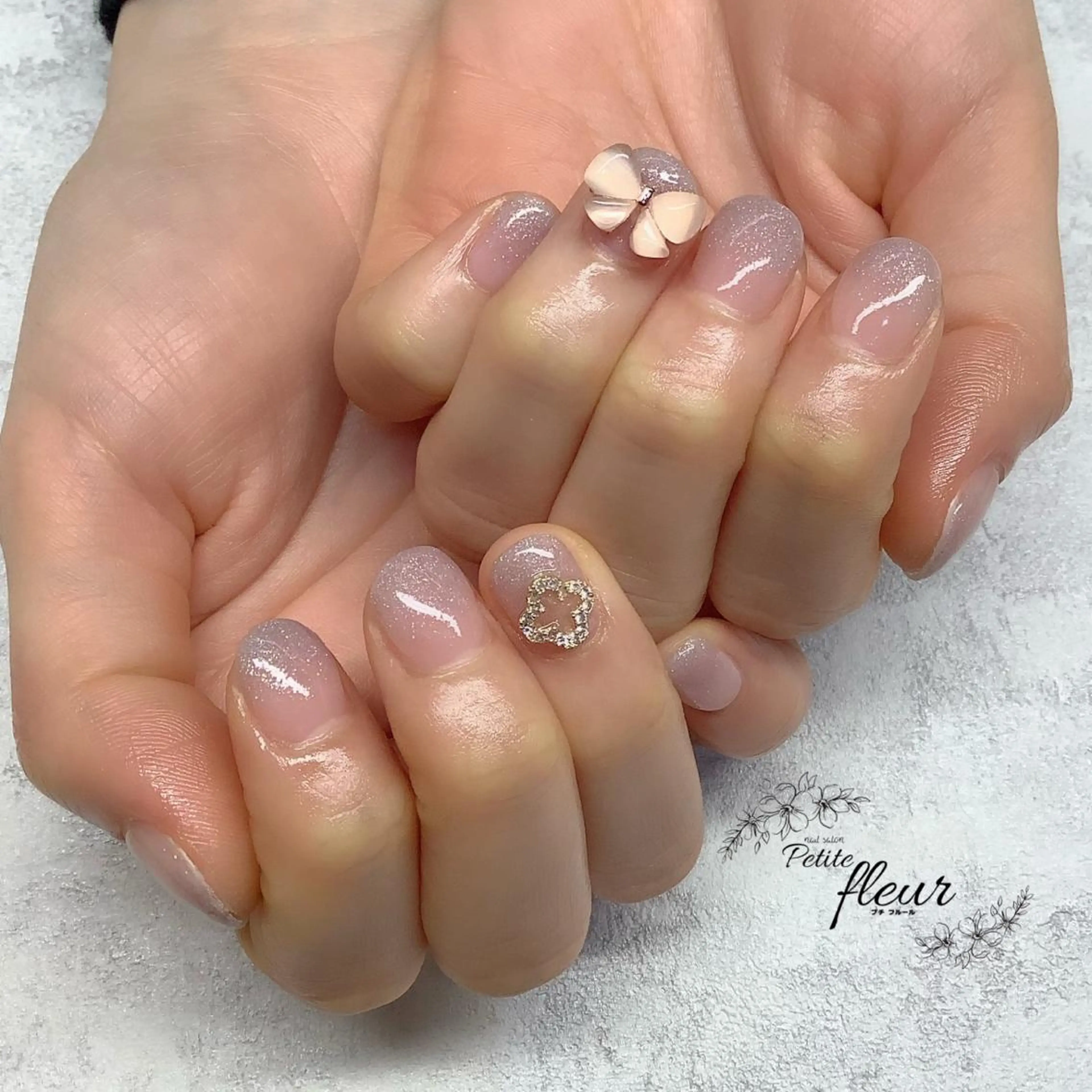 ネイル グラデーション ラメ(グリッター) ラメグラデーション ❁⃘*。Petite fleur❁⃘*りさのネイルデザイン