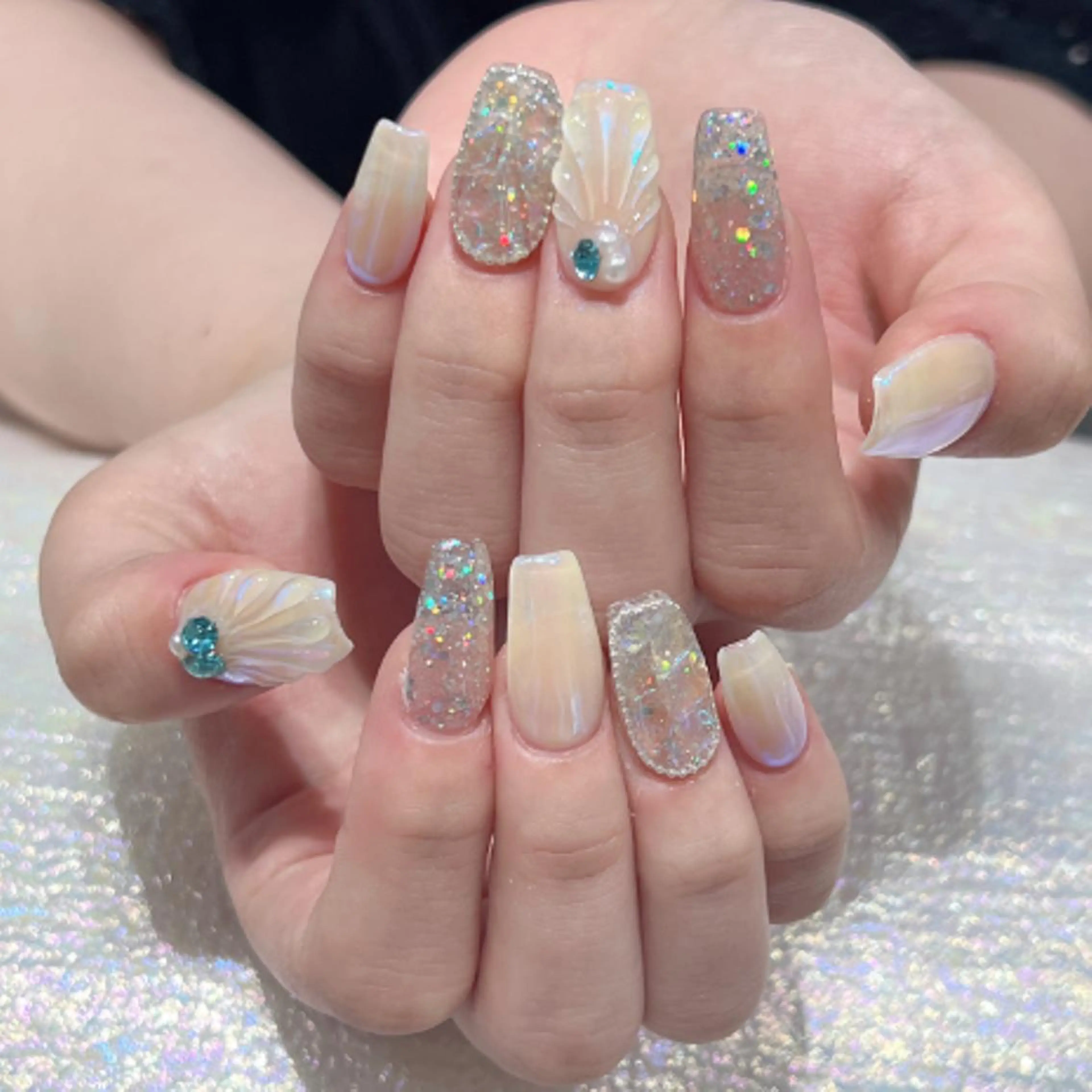 ネイル アートネイル 長さ出し ネイルチップ Queens 新宿本店のネイルデザイン