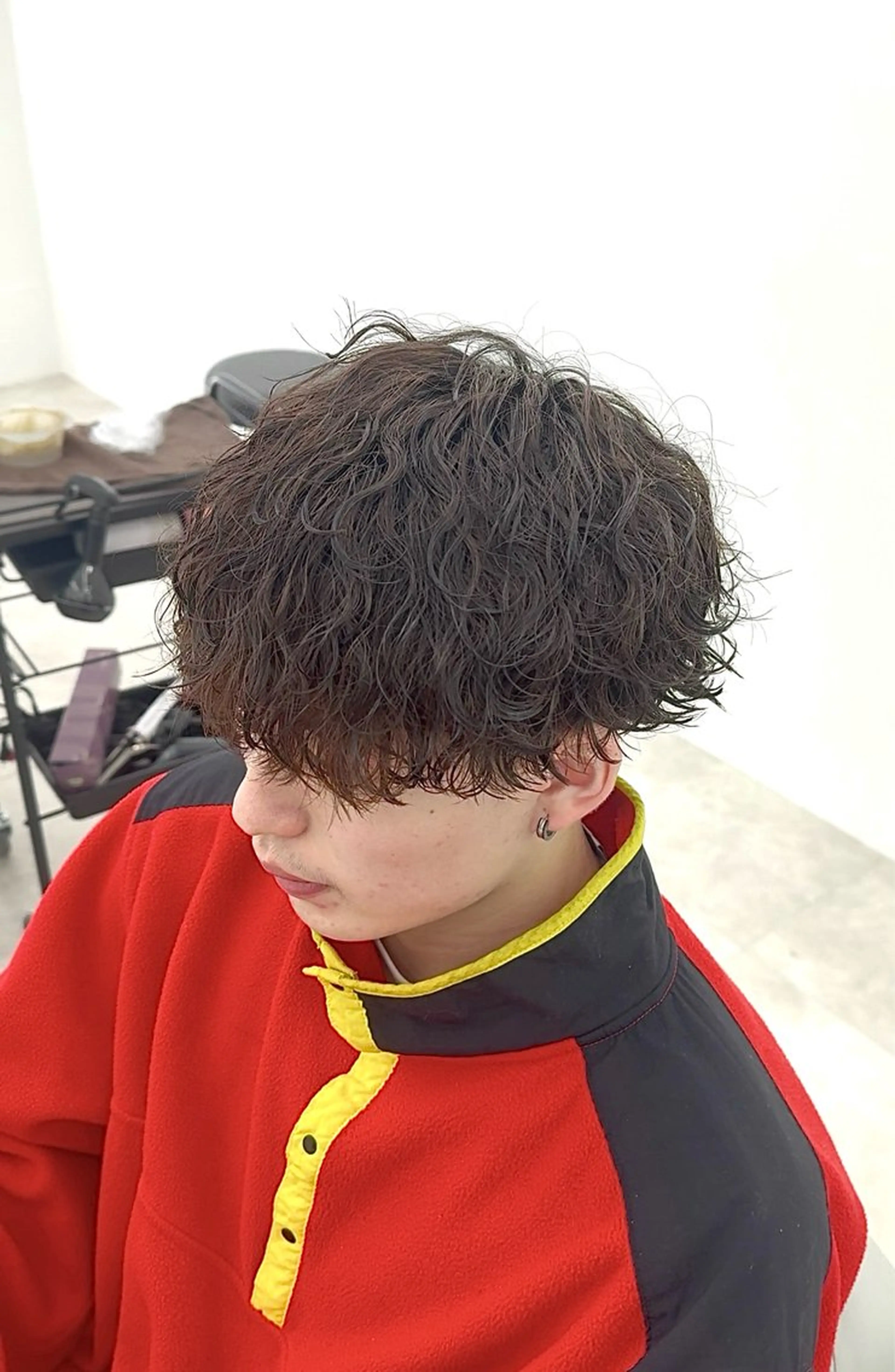 ミディアム パーマ メンズ ミディアムパーマ メンズパーマ 波巻きパーマ 縮毛矯正 カット パーマ トリートメント 渡部 優輝のヘアスタイル