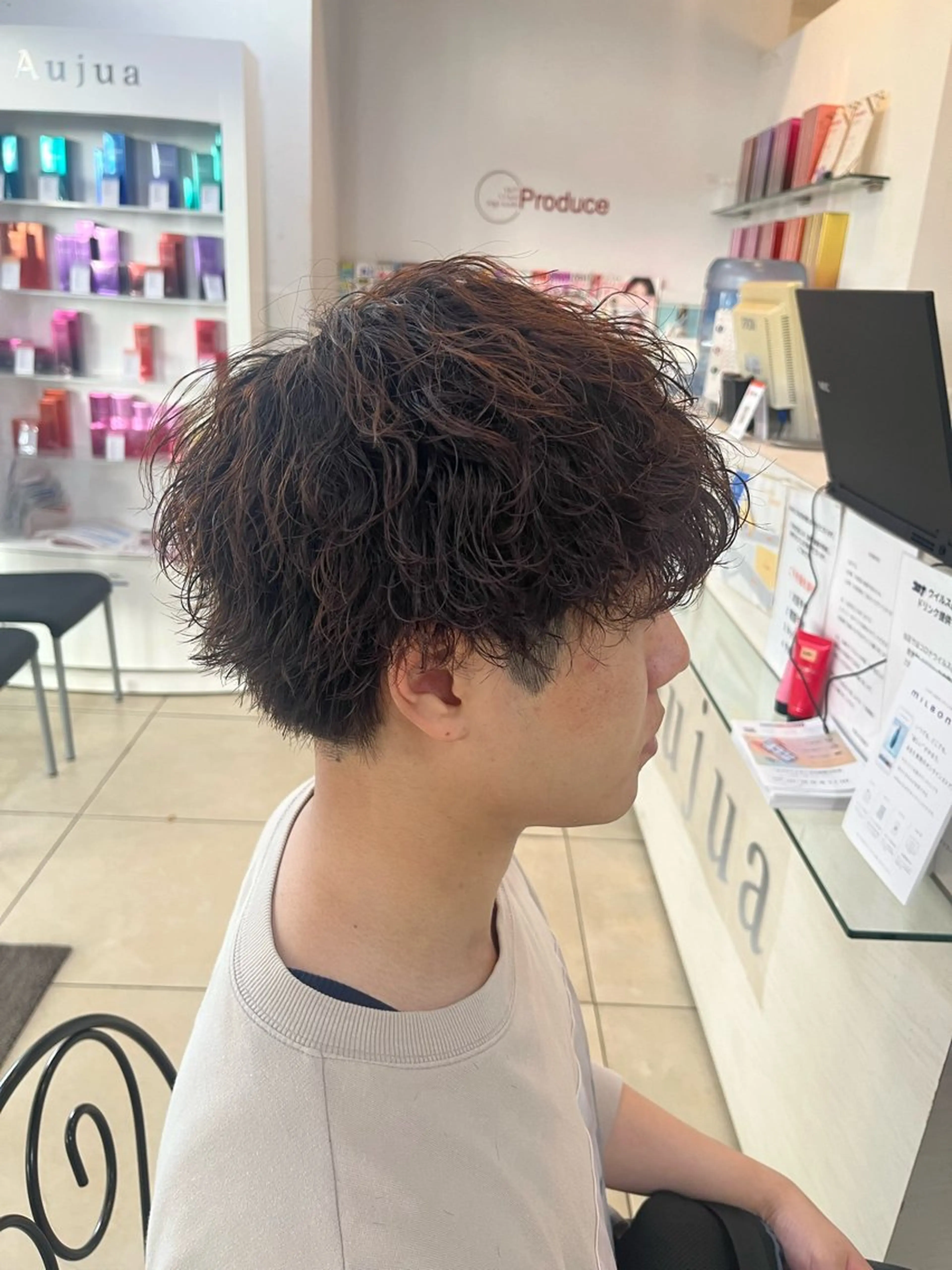 ショート パーマ メンズ メンズパーマ 波巻きパーマ カット パーマ 韓国風メンズ/毛流れ ヘアなら須田龍世のヘアスタイル