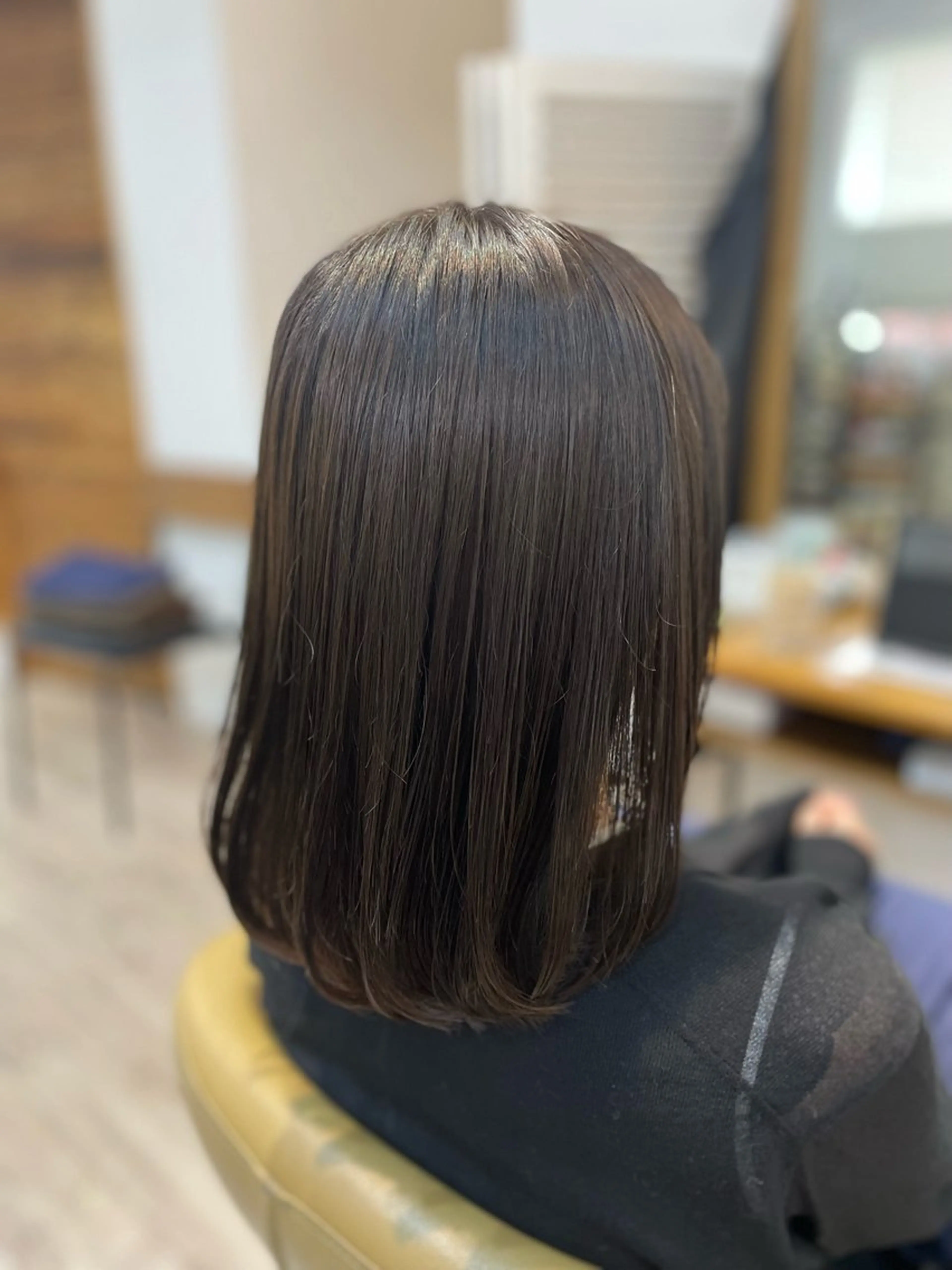 ミディアム 茅野 あゆ美のヘアスタイル