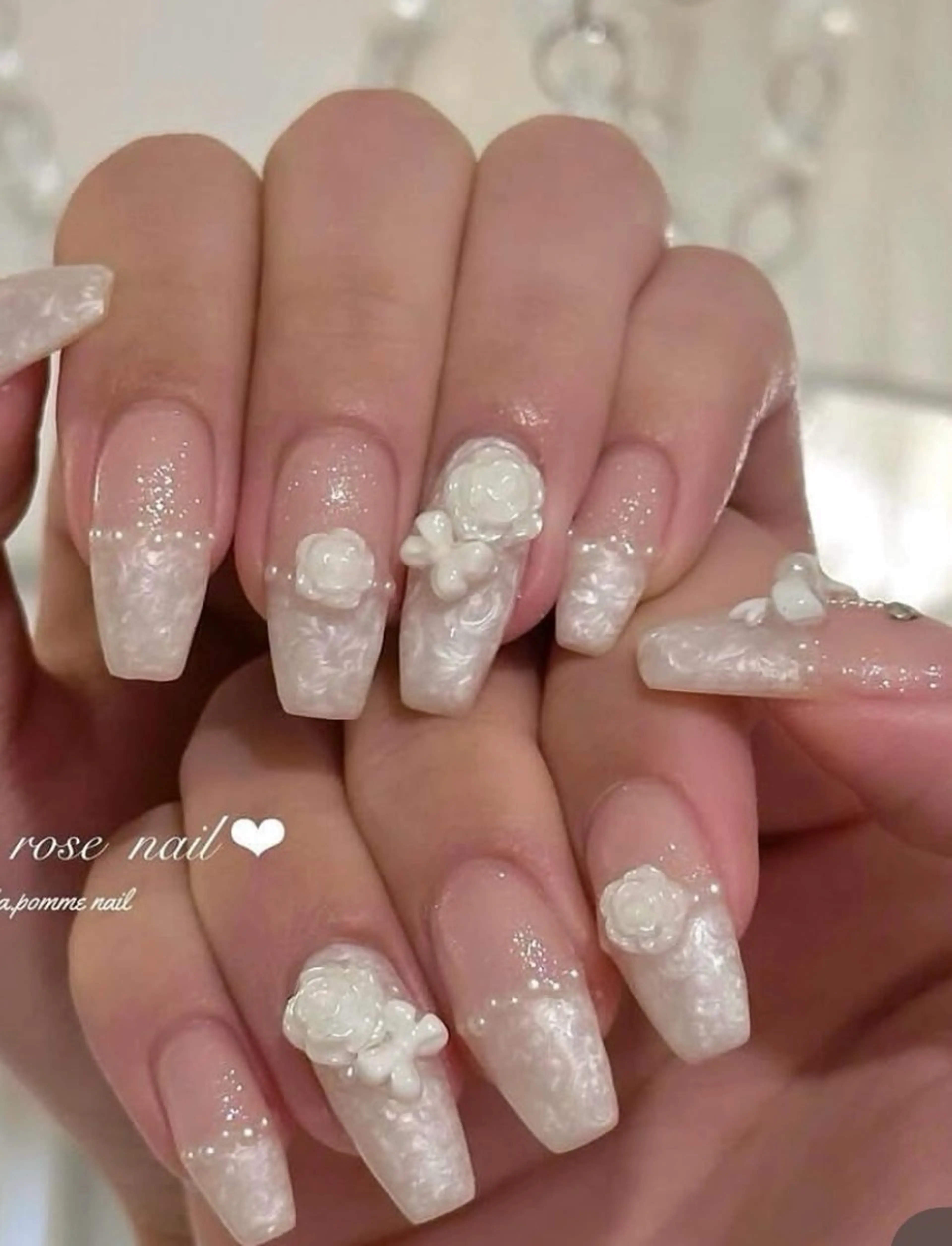 ネイル 持ち込み ハンドネイル JISOO ANA.CHUOのネイルデザイン