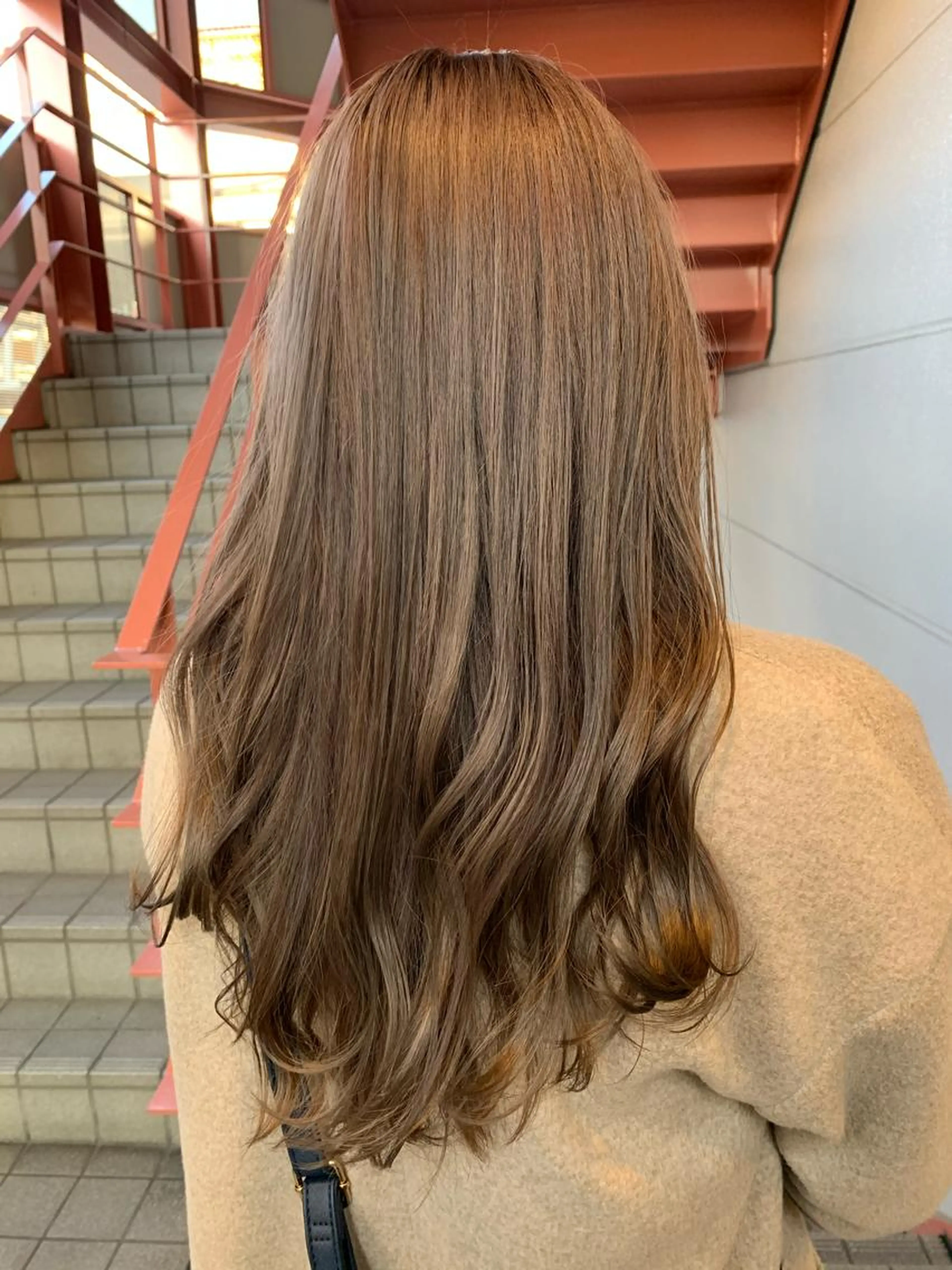 ブリーチなしのダブルカラー (イルミナカラー使用)+カットの写真