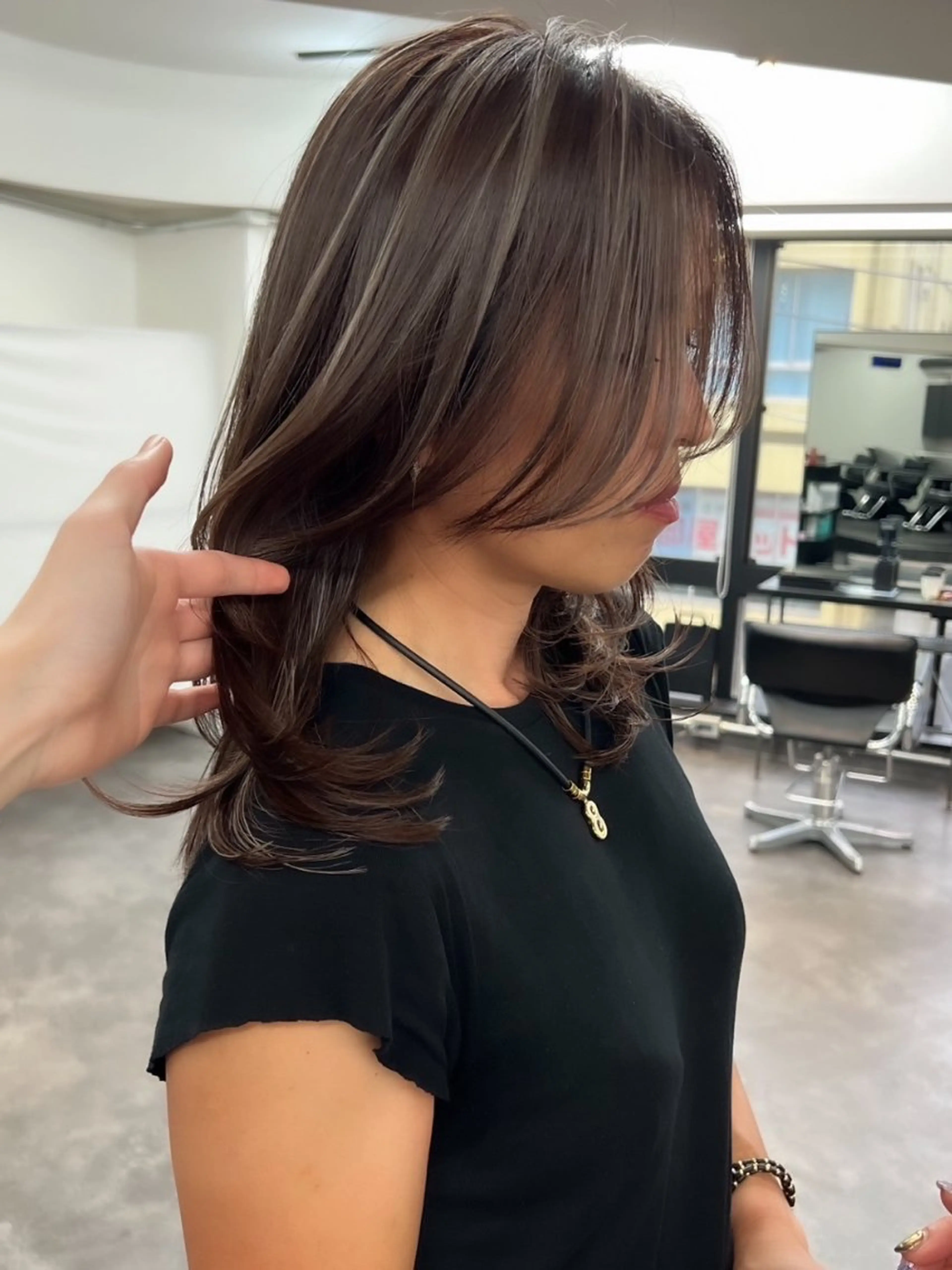 ロング カラー ハイライトカラー ハイライト レイヤーカット 関 珠季のヘアスタイル