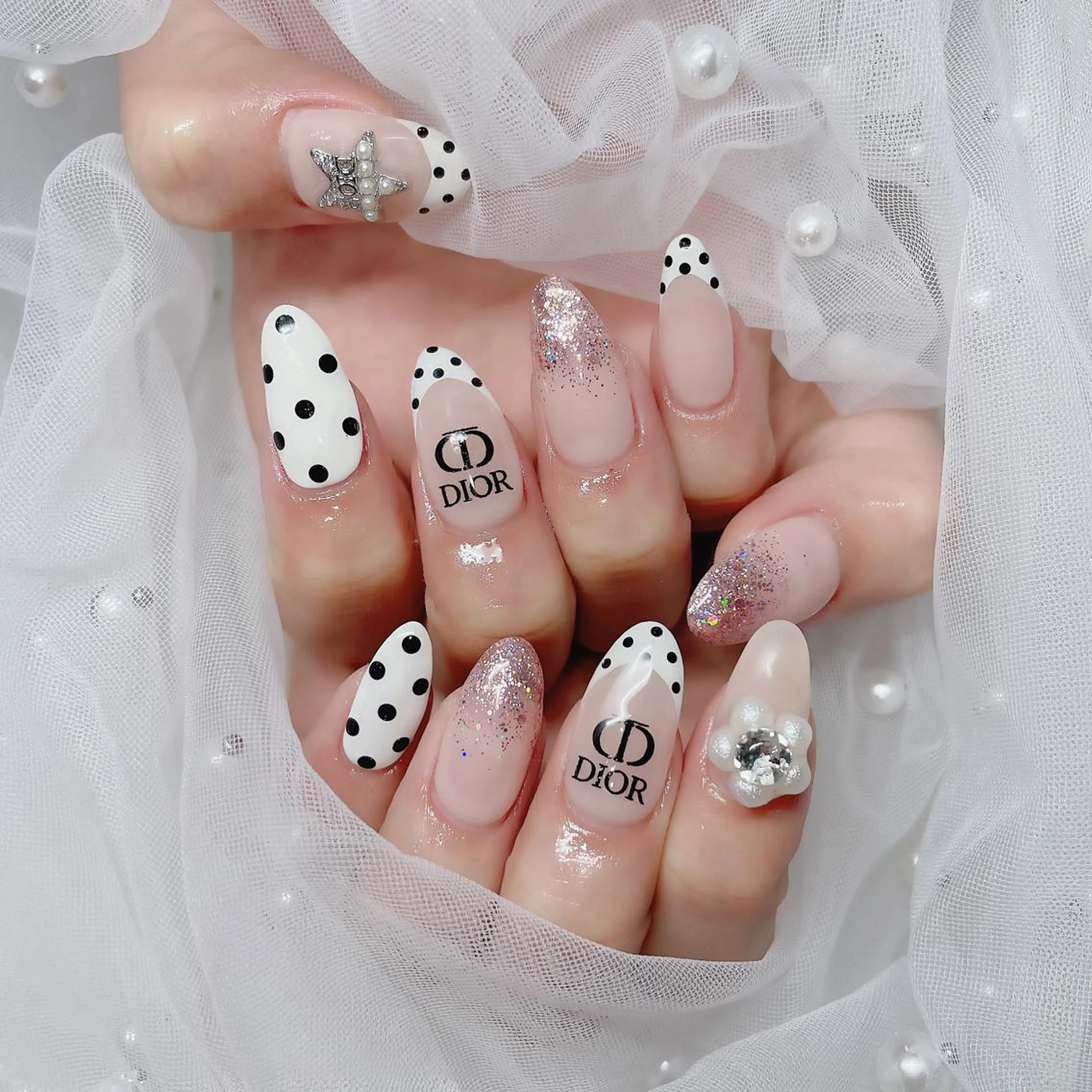 ネイル チークネイル フラッシュネイル フレンチネイル キラキラネイル 韓国ネイル ハンドネイル merci nail所属・merci nailのネイルデザイン