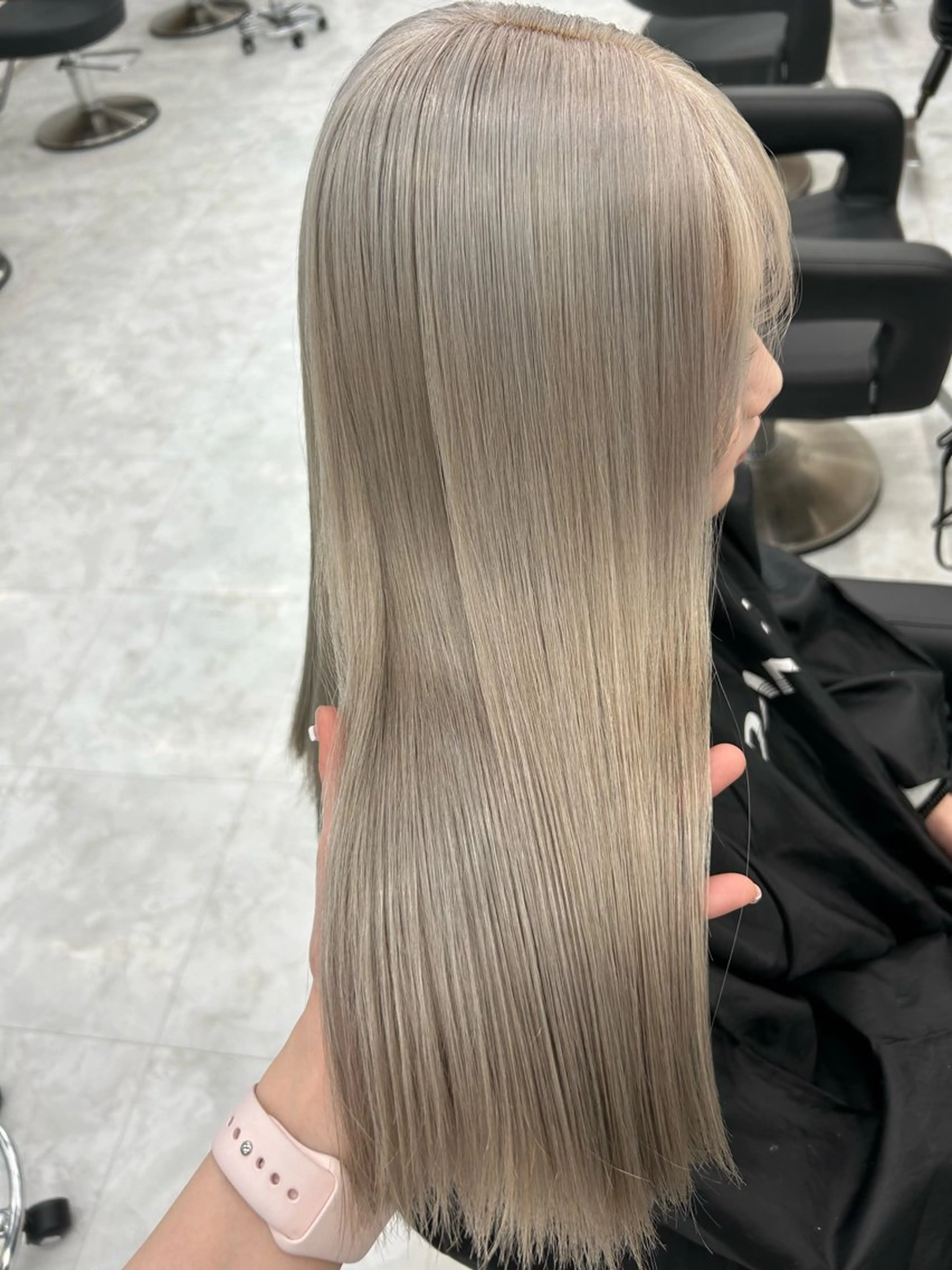 カラー カット ヘアカラー 透ける透明感カラー 🤍anju🎀のヘアスタイル