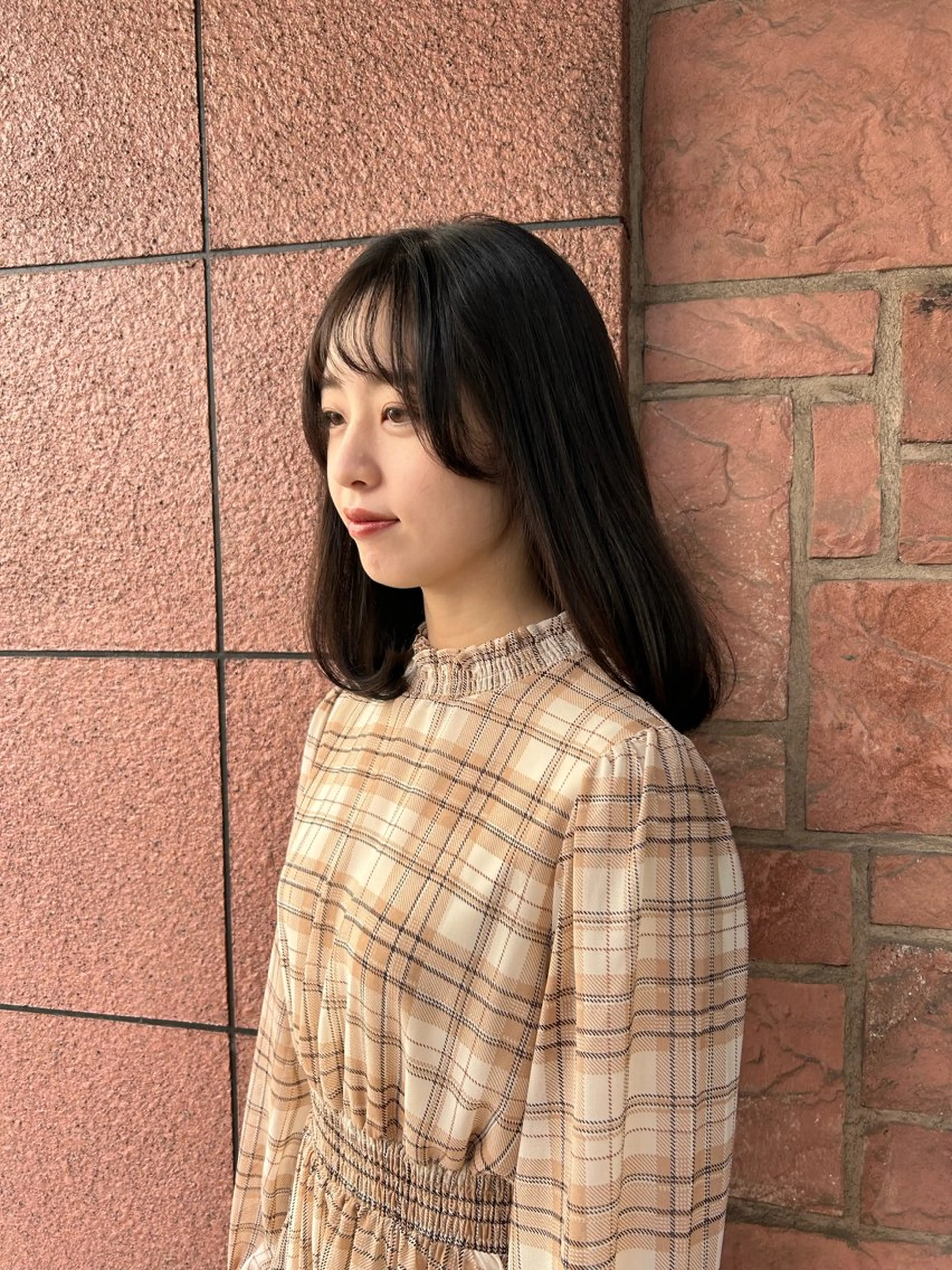 ミディアム ~洗練ナチュラル~ 🪵 岡田 知佳のヘアスタイル