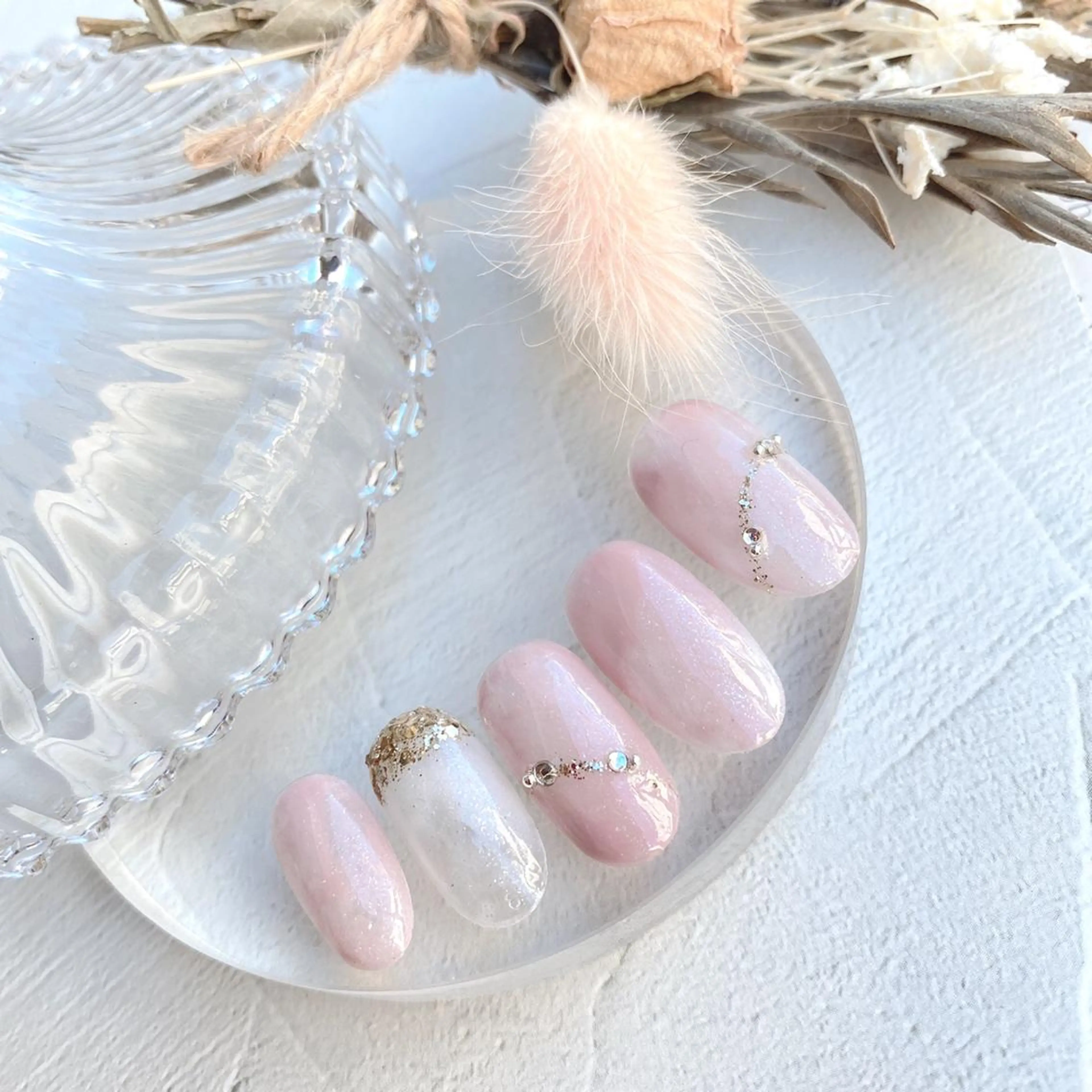 ネイル 【育児休暇中】今中 沙季のネイルデザイン