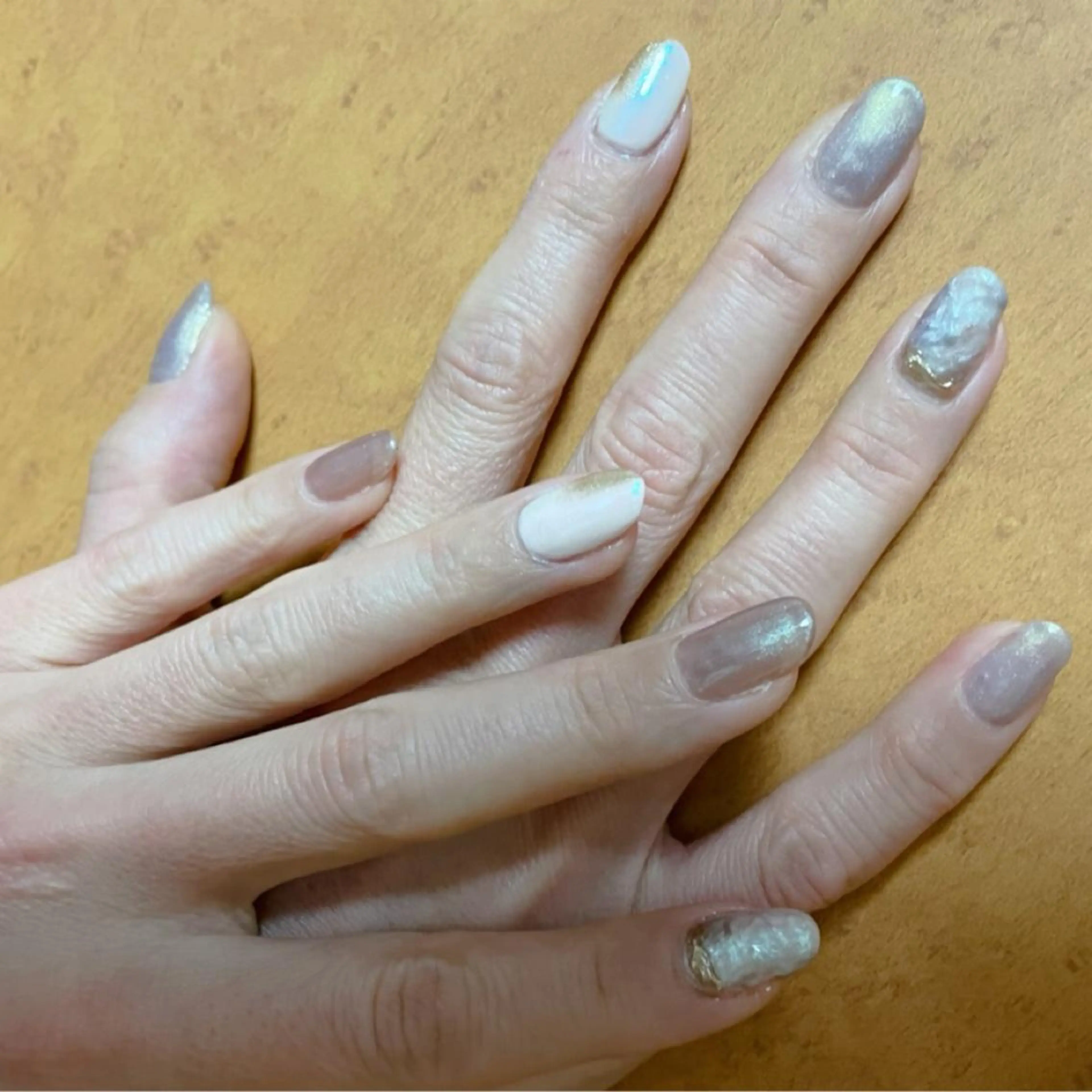 ネイル 芦辺 香奈のネイルデザイン