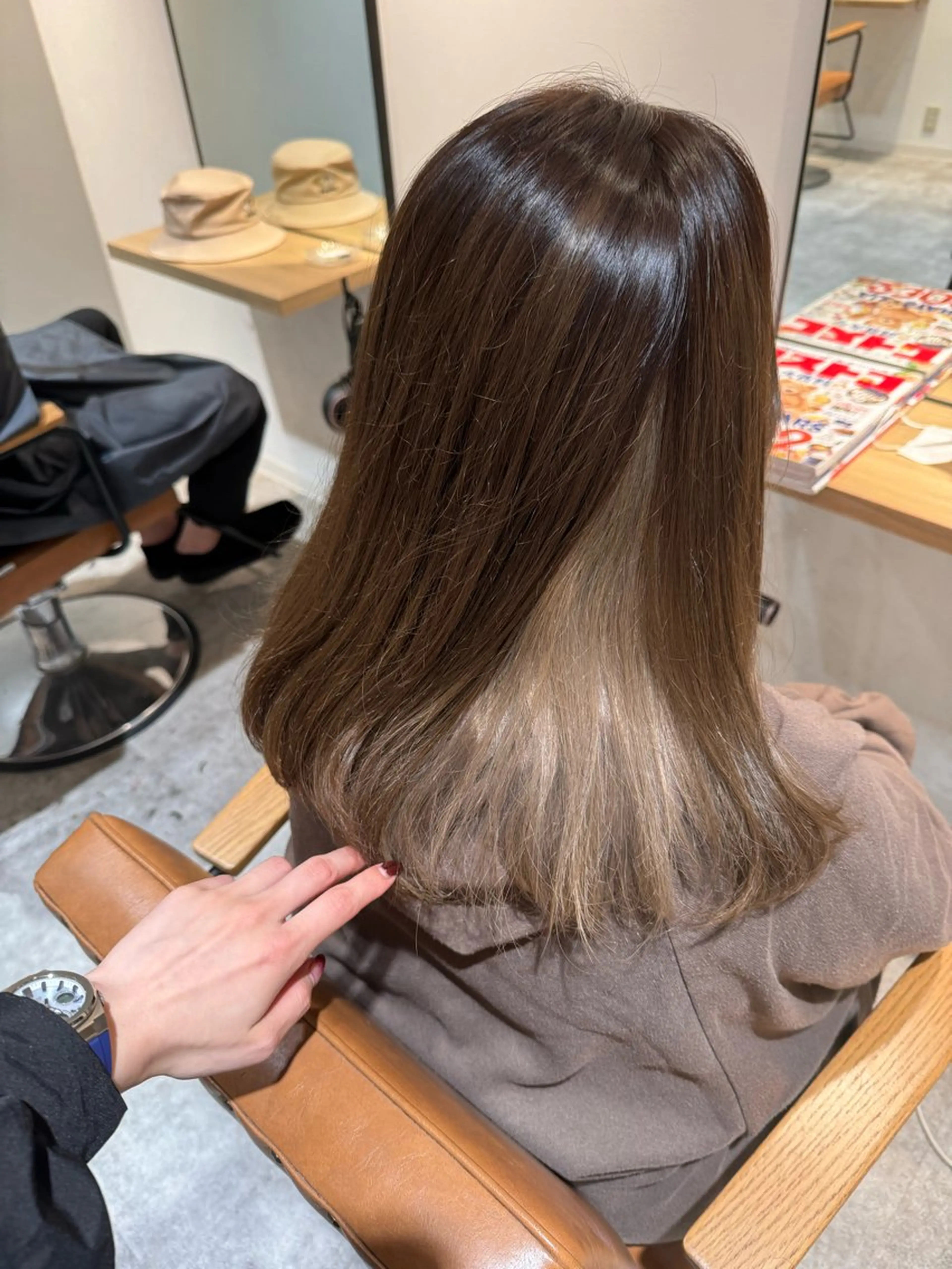セミロング カラー ベージュカラー デザインカラー オリーブベージュ ホワイトベージュ カット ヘアカラー オスズ 🎀´-のヘアスタイル