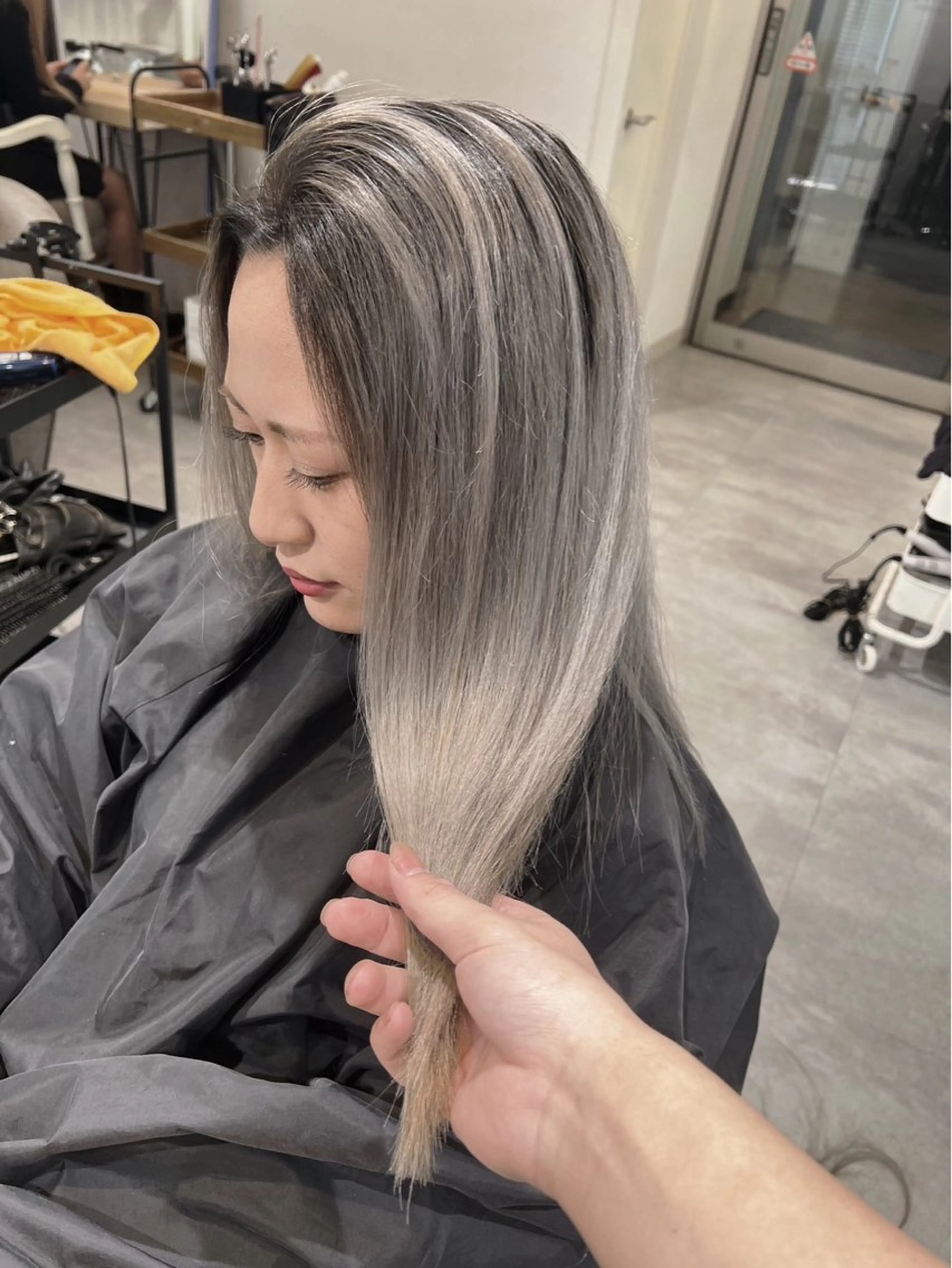 セミロング カラー バレイヤージュ グレージュ レイヤーカット ヘアカラー トリートメント ROBIN所属・指名数No.1 /NAOYAのヘアスタイル