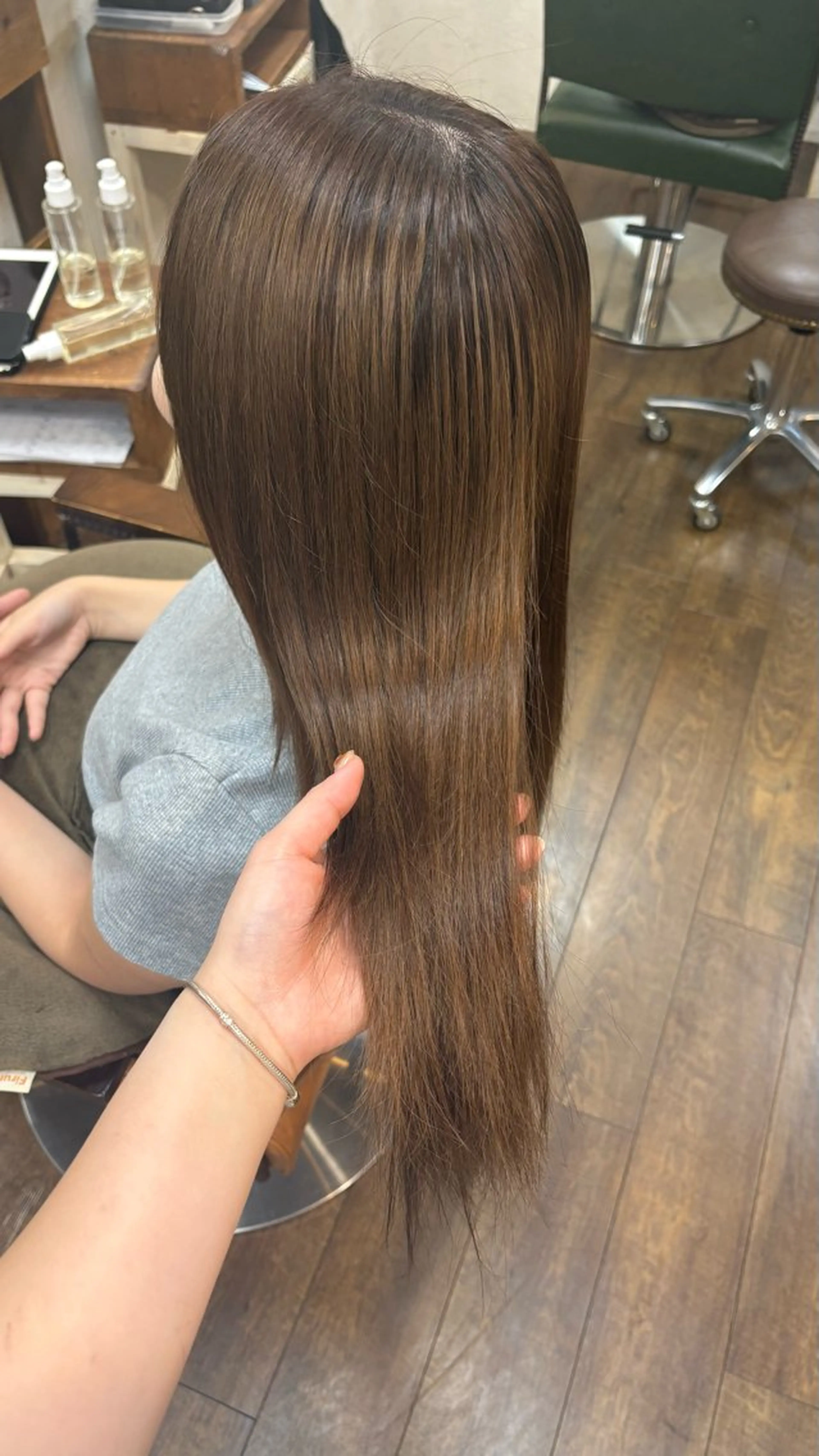 ロング カラー ベージュカラー ヘアカラー chacha blanc元山のヘアスタイル