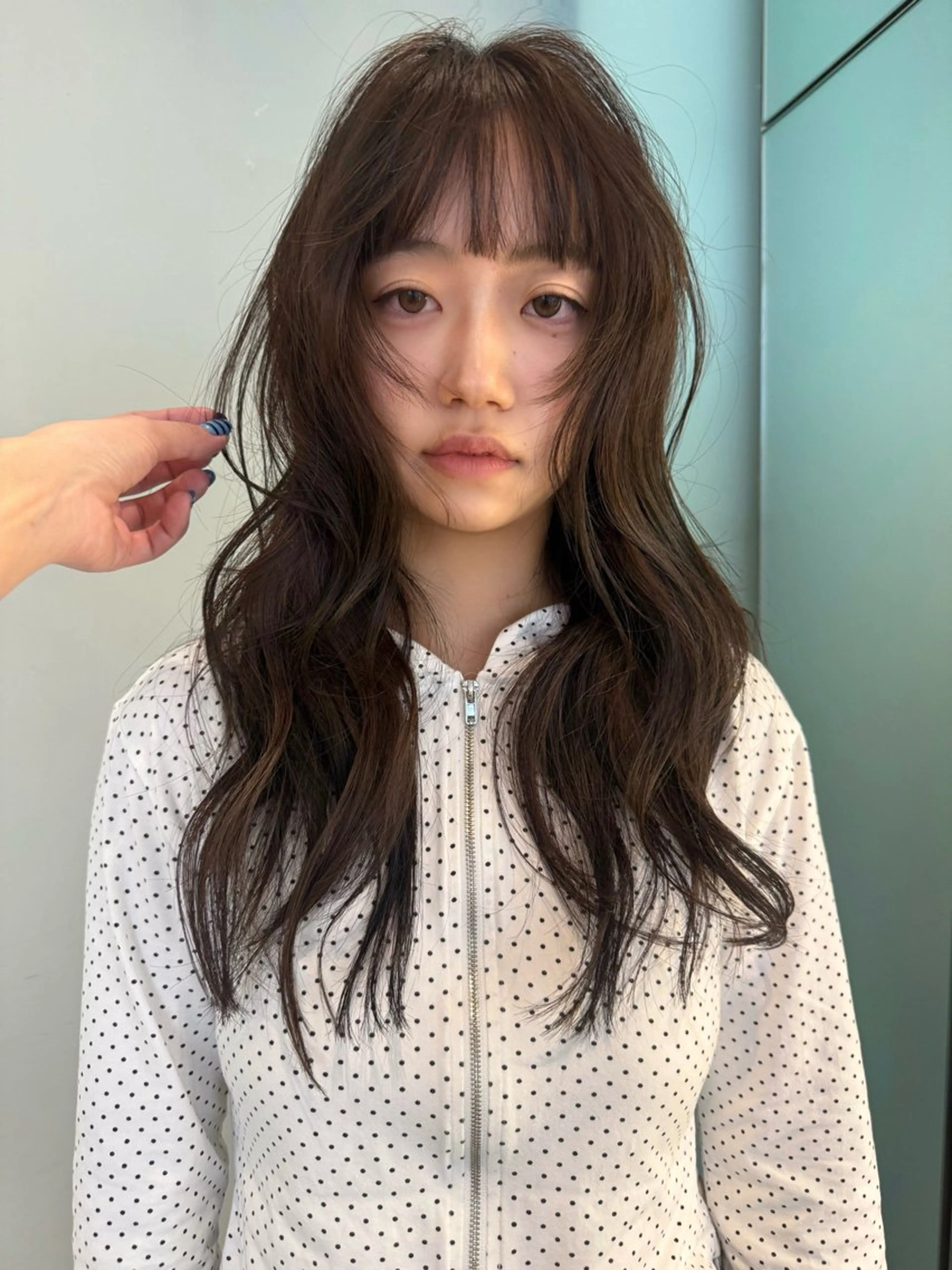 ロング カット ヘアカラー トリートメント anna 韓国レイヤ ー/ ハッシュカットのヘアスタイル