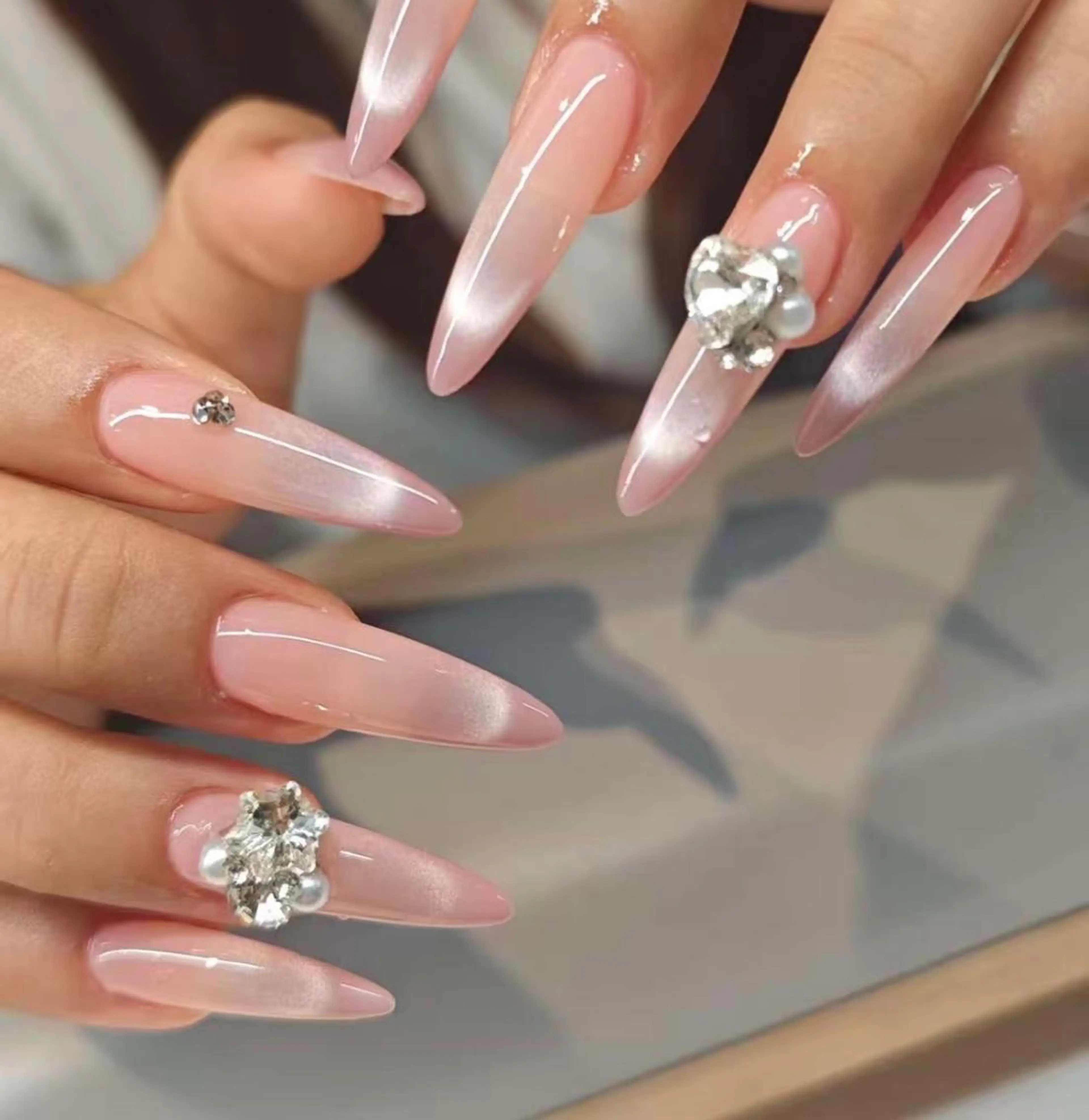 ネイル ハンドネイル ハンドケア 🍑 momo_nailのネイルデザイン