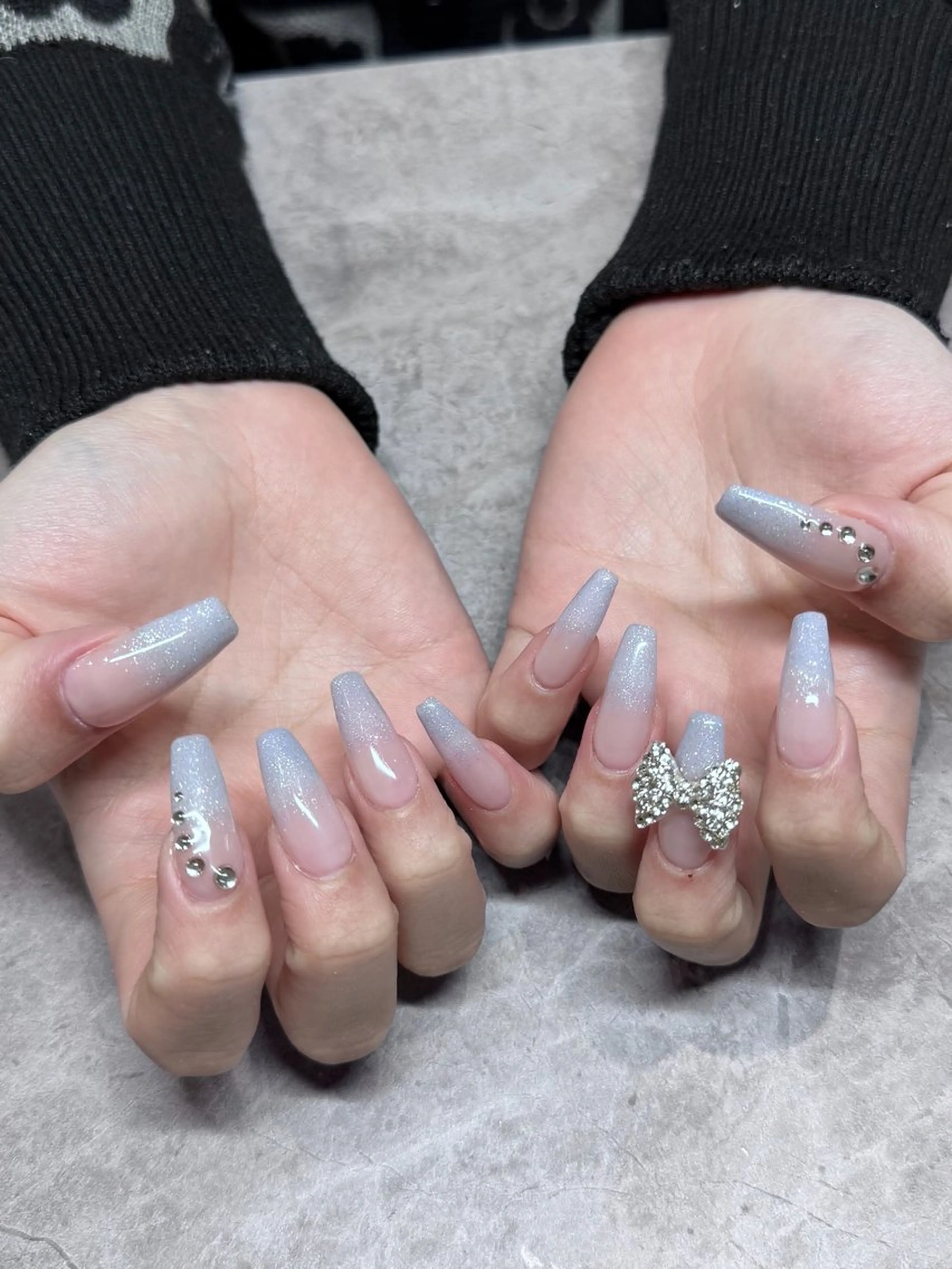 《オフあり》💎ジェルネイル ワンカラーｏｒラメグラ＋デカパーツ🌺🦋の写真